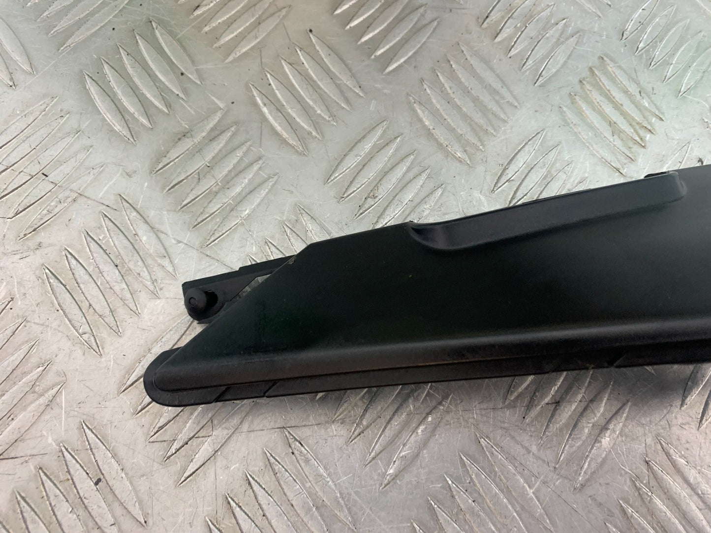 APRILIA TUONO 1000 V4 RIGHT SEAT PANEL   YEAR 2013-2014  (CMB1239)