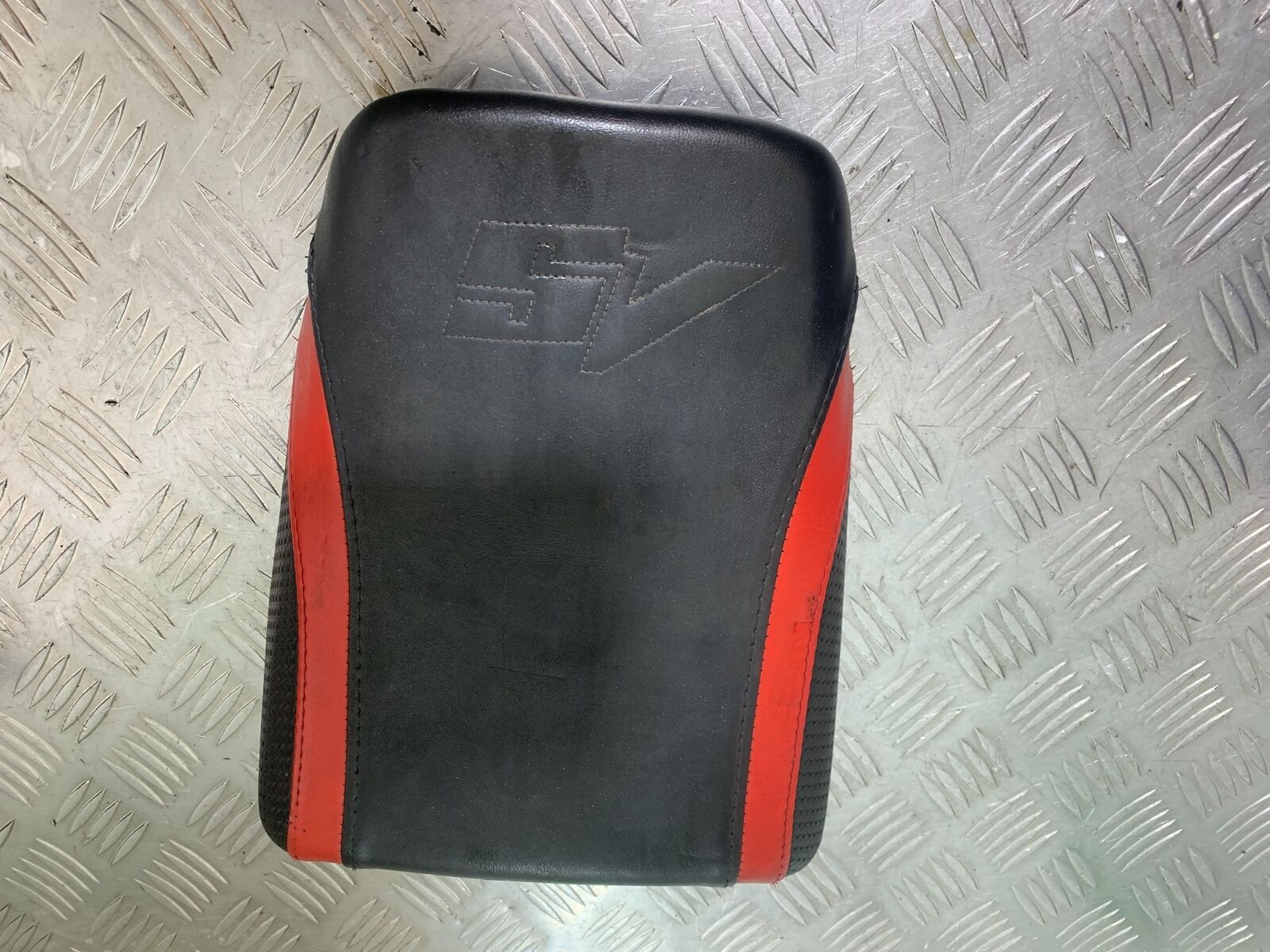 SUZUKI SV1000 SV 1000 K3 REAR SEAT   YEAR 2003-2006 (CMB1111)