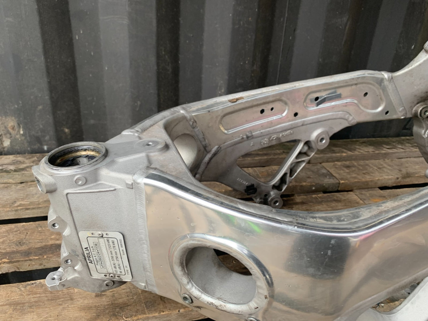 APRILIA TUONO 1000 V4R FRAME REG LOG BOOK YEAR 2011-13  (CMB1316)