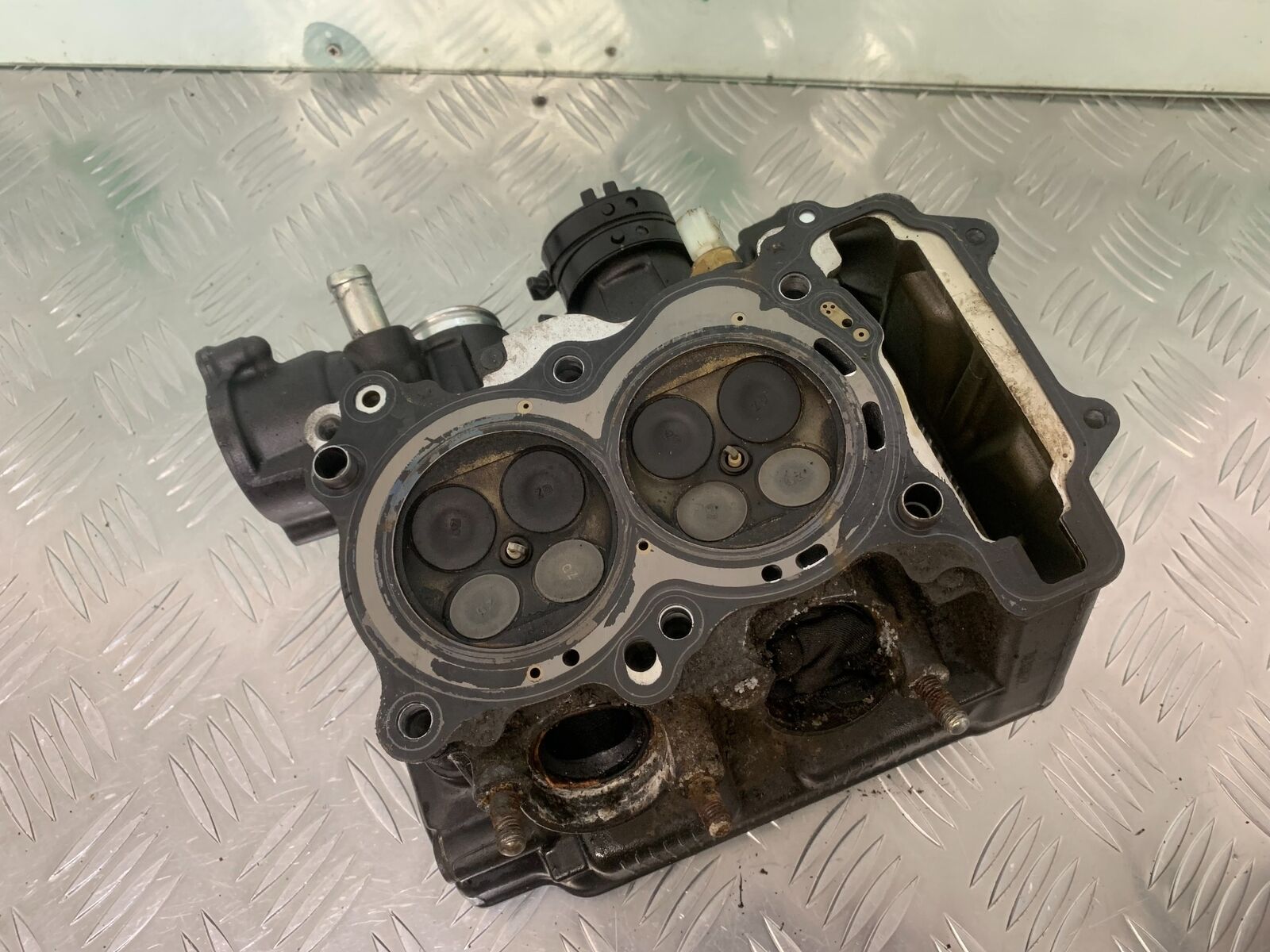 HONDA CB500 f CB500F CYLINDER HEAD  YEAR 2022 (STOCK 951)