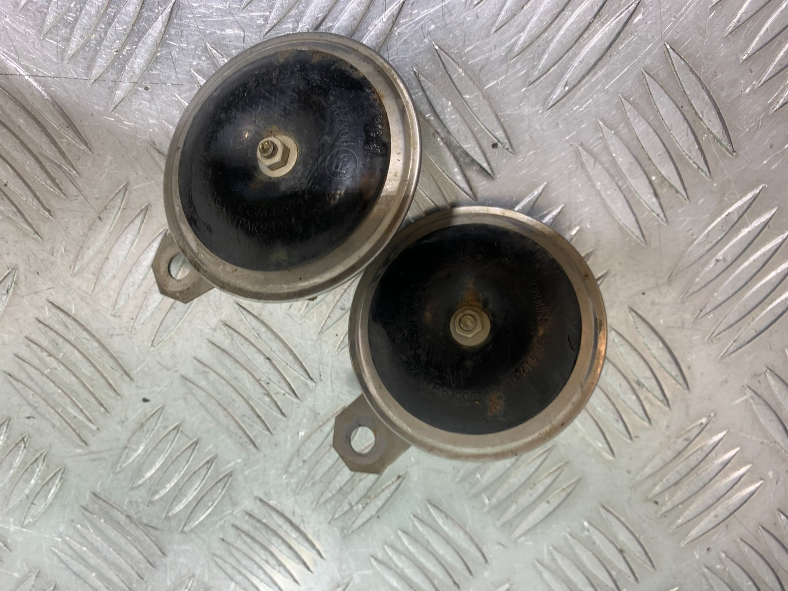 SUZUKI GSF1200  GSF 1200 BANDIT HORNS   YEAR 1997-2000 (CMB1149)