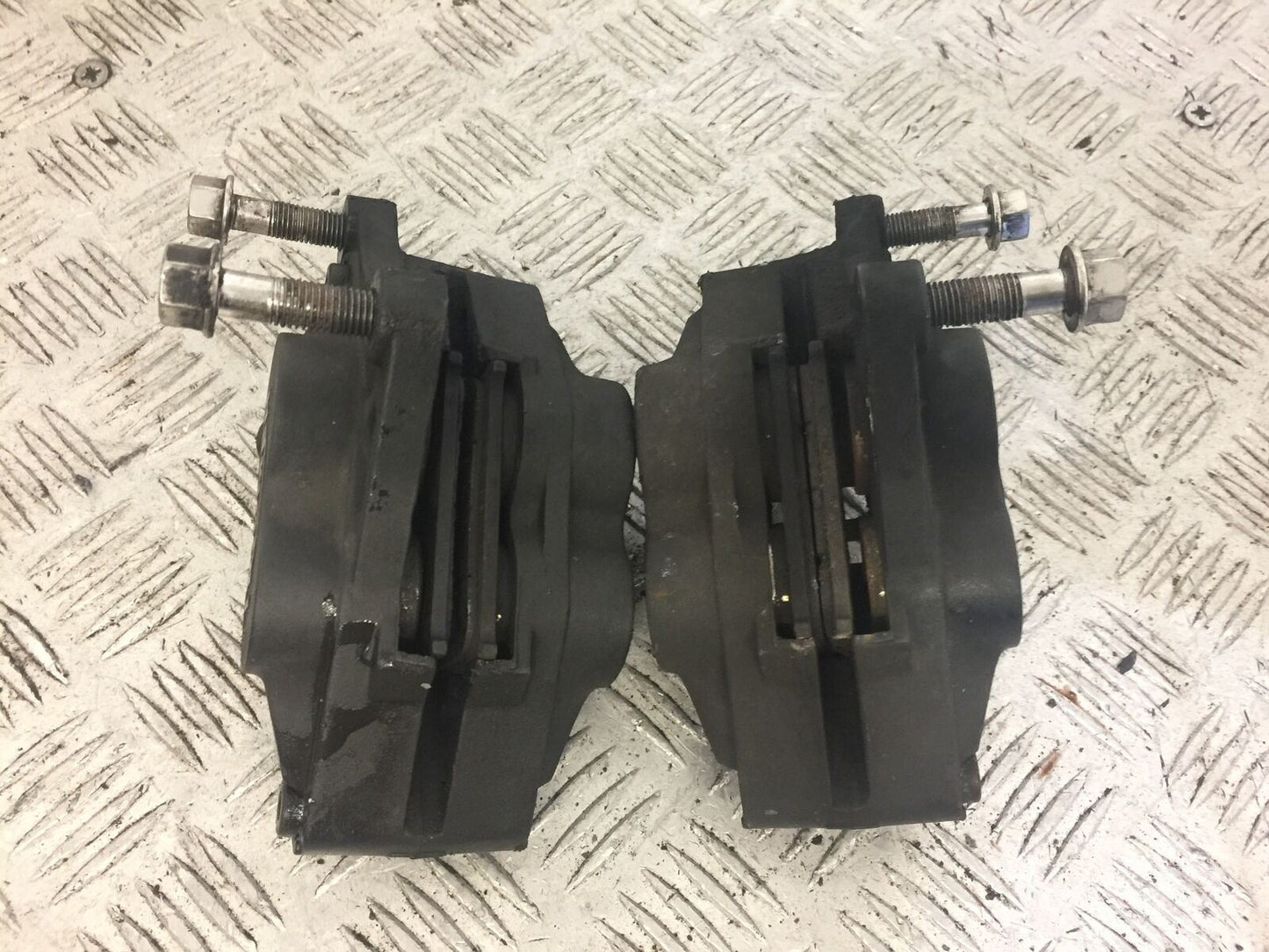 TRIUMPH 1050 SPRINT FRONT BRAKE CALIPERS   YEAR 2005 (STOCK 676)