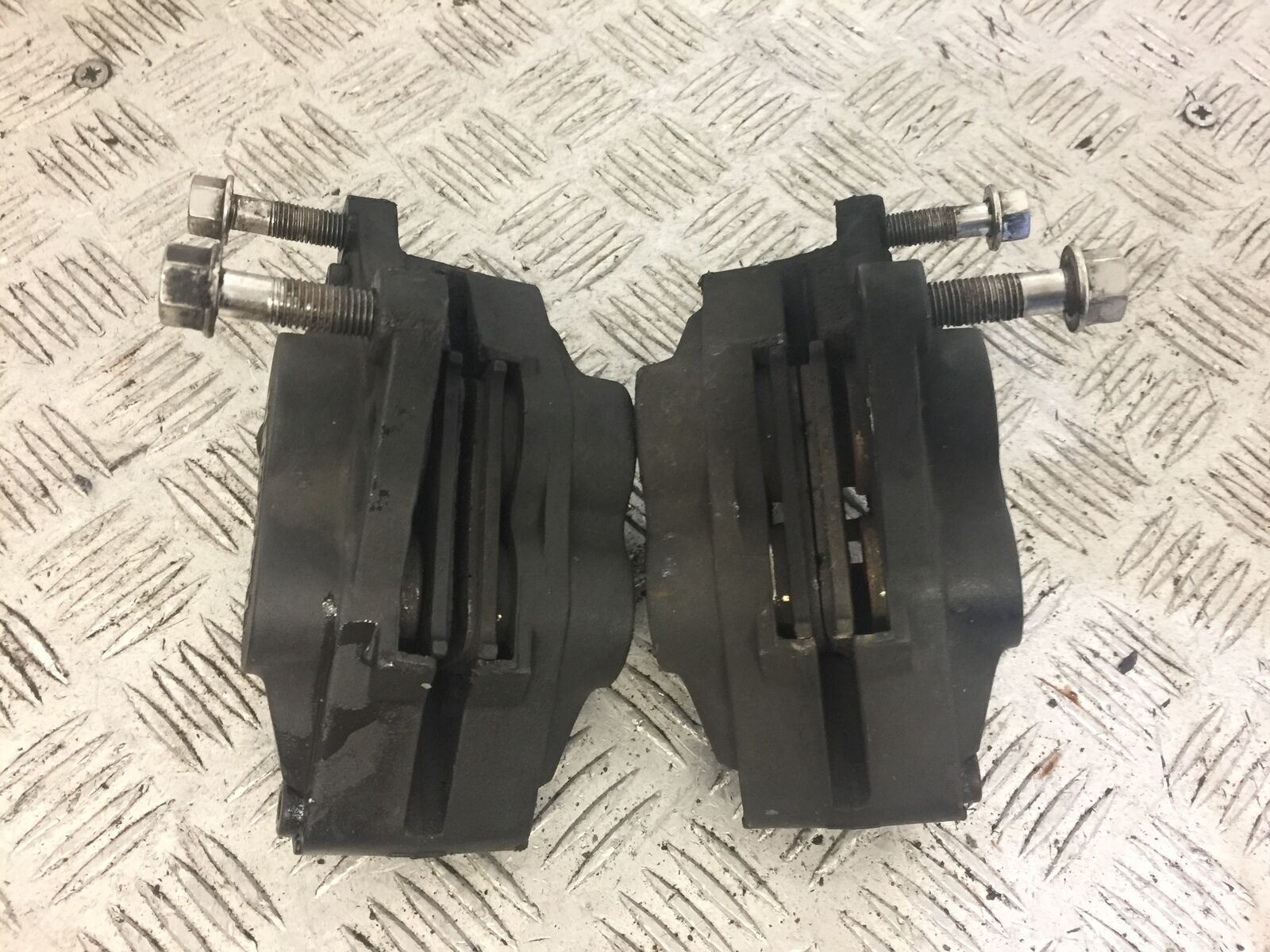 TRIUMPH 1050 SPRINT FRONT BRAKE CALIPERS   YEAR 2005 (STOCK 676)