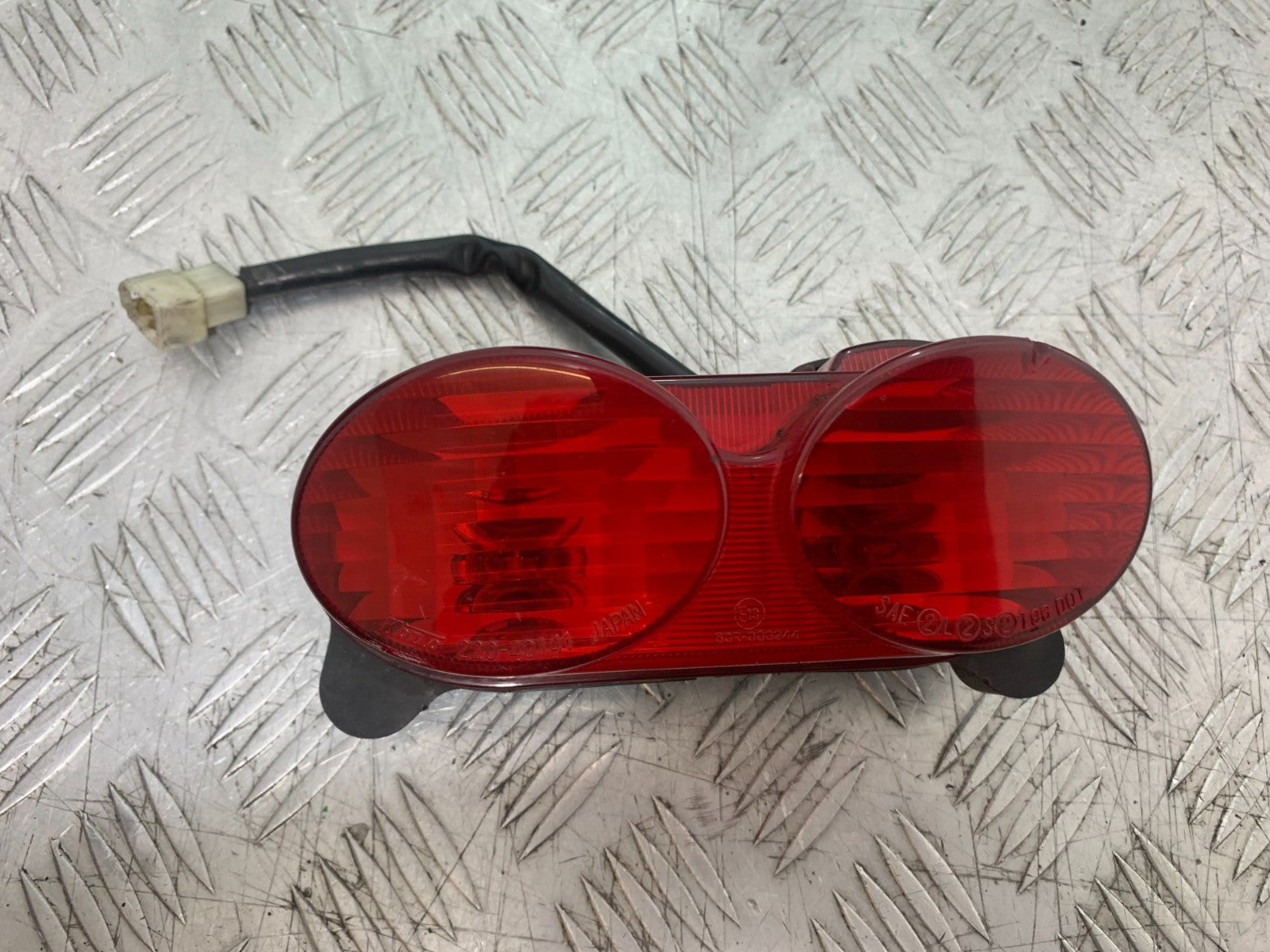KAWASAKI ZX9R ZX9 R REAR LIGHT  YEAR 1998-1999 (CMB1329)