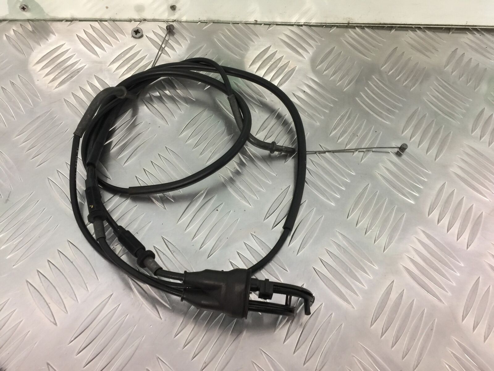 KAWASAKI Z1000 Z 1000 THROTTLE CABLES  YEAR 2007-2009  (STOCK 927)