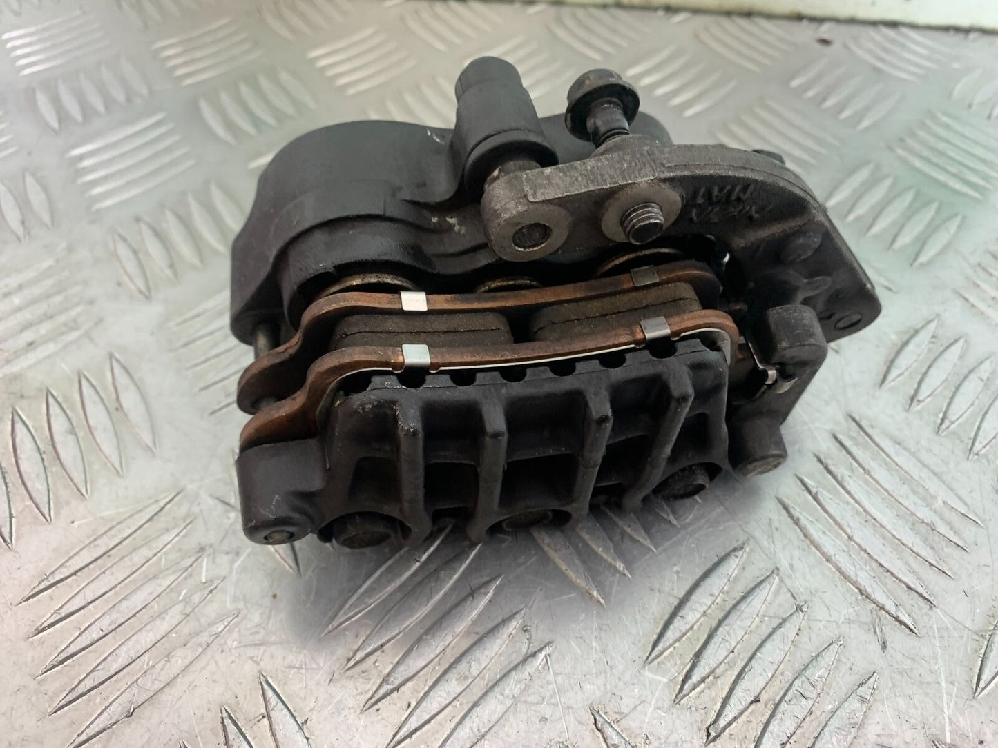 HONDA CBR1100 BLACKBIRD FRONT RIGHT CALIPER  YEAR 1999-2005 (CMB1103)