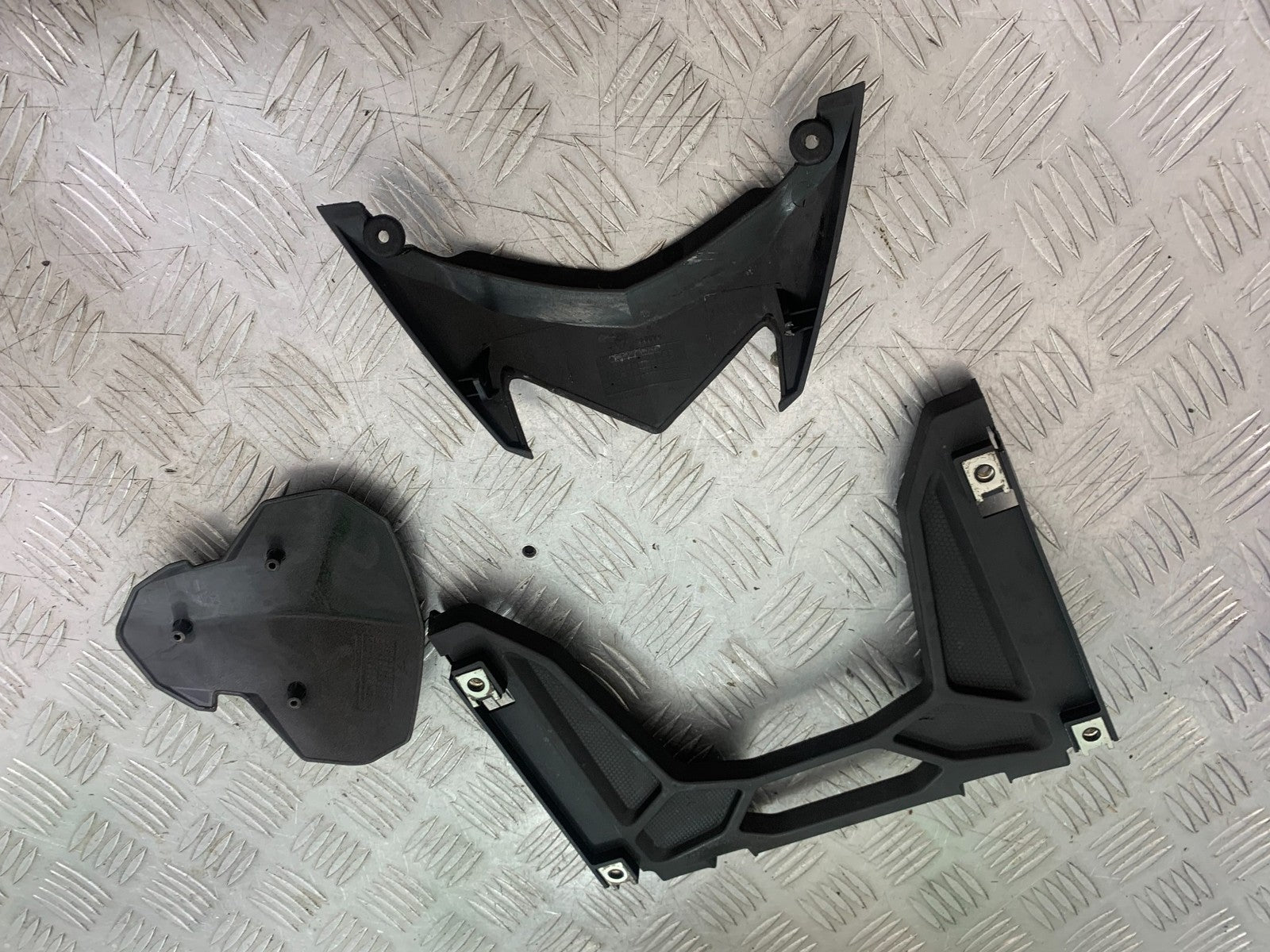 BENELLI BN125 BN 125 INFILL PANELS   YEAR 2018-2021 (CMB1194)