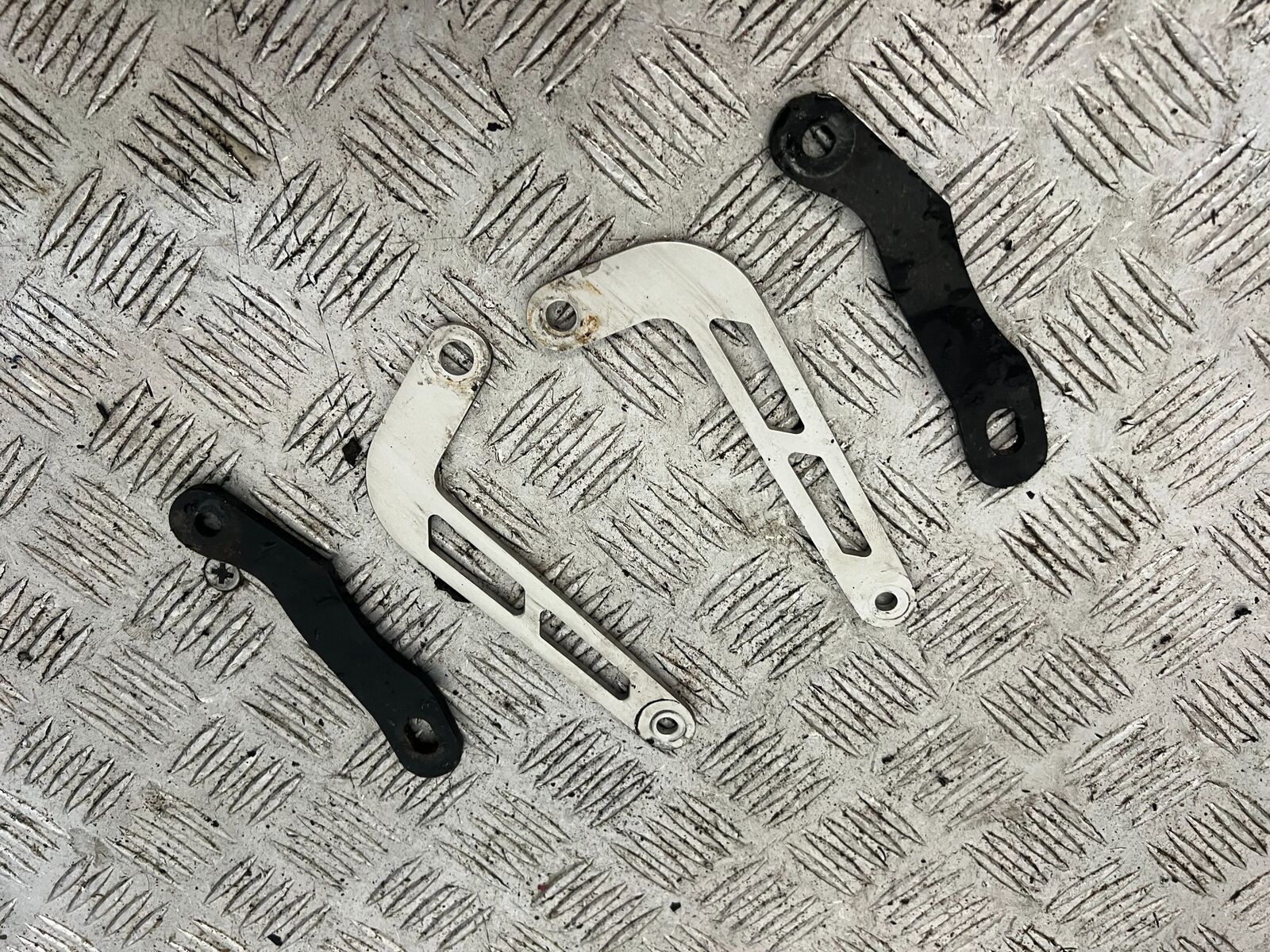 TRIUMPH TIGER 1200 EXPLORER BRACKETS  YEAR  2012-2015 (STOCK 901)