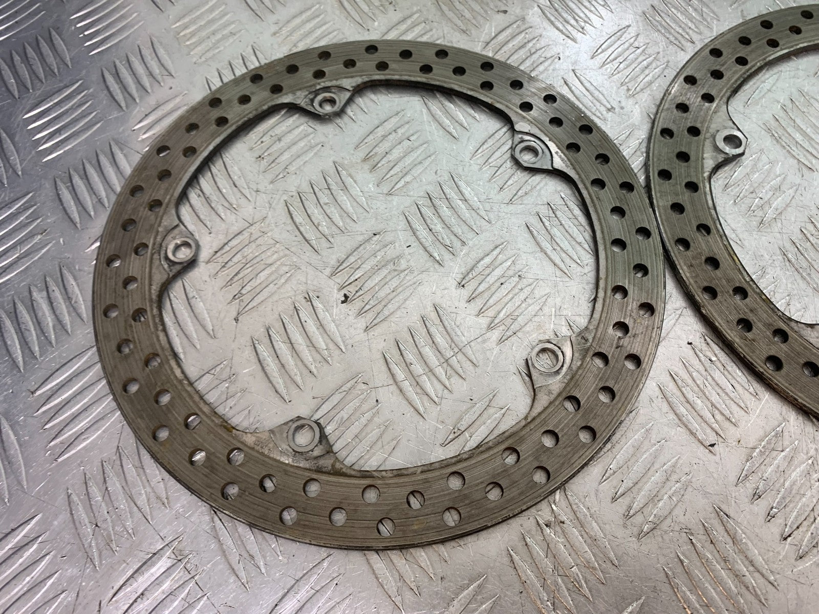 TRIUMPH TRIDENT 660 FRONT BRAKE DISCS YEAR 2021-2024 (CMB1295)