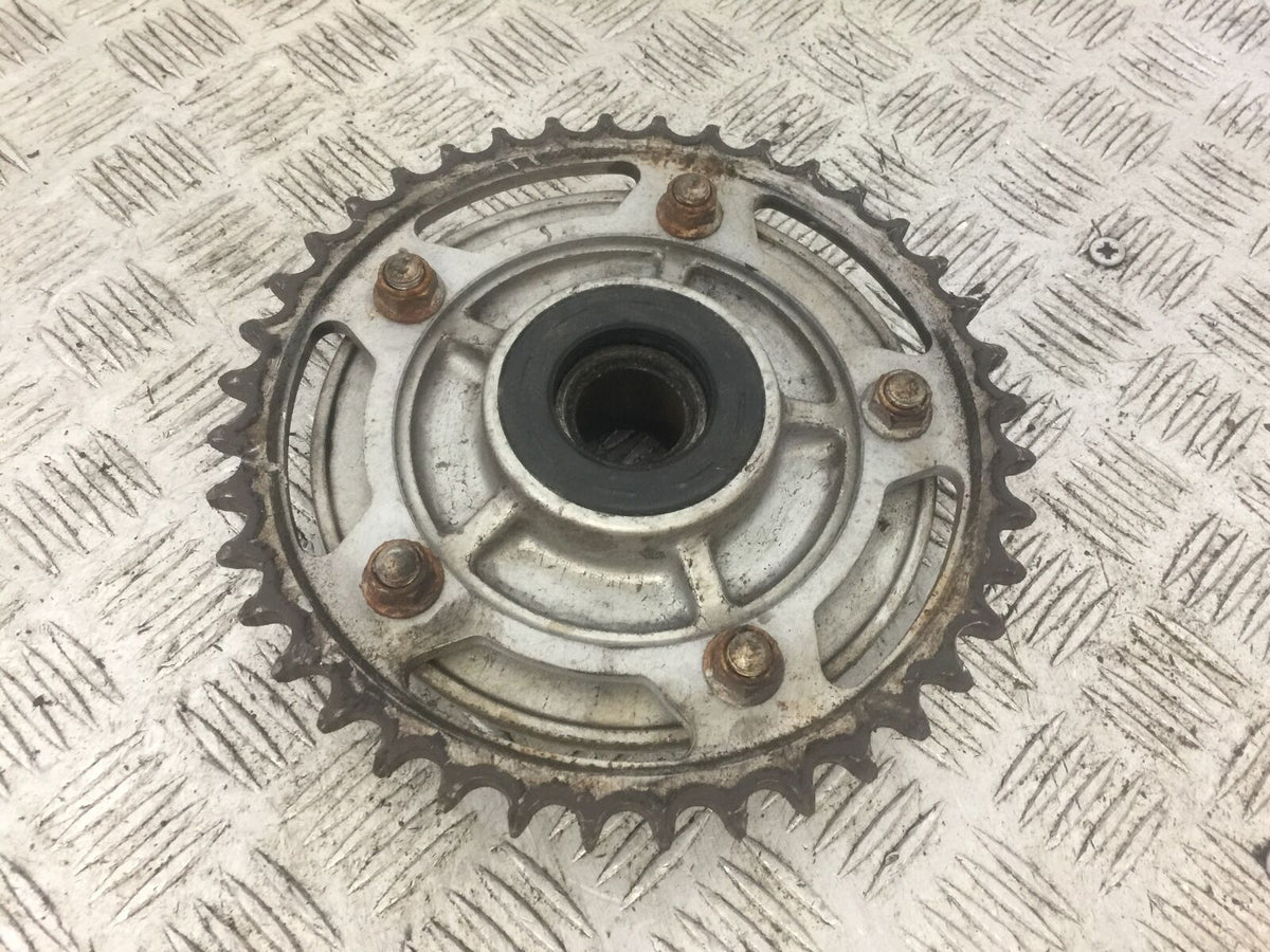 SUZUKI SV1000 SV 1000 K3 SPROCKET CARRIER  YEAR 2004 (STOCK 696)