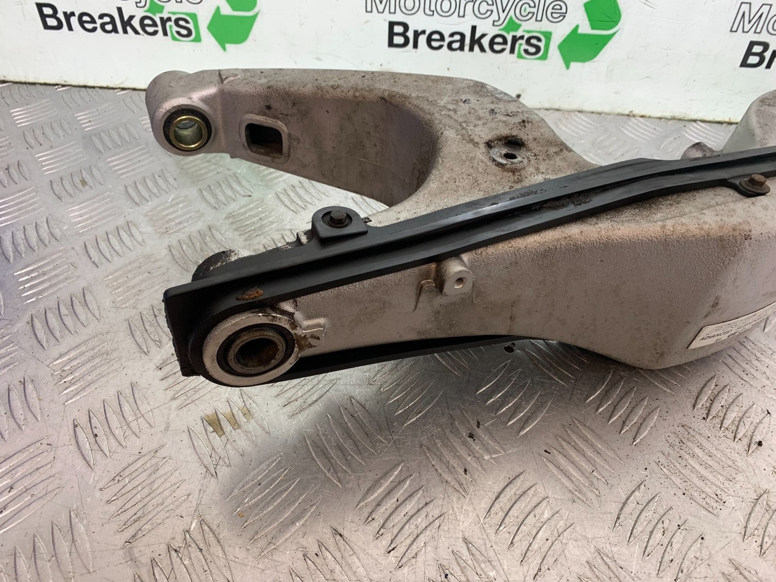 HONDA VFR800 VFR 800 V-TEC SWINGARM  YEAR 2002 -09 (CMB1296)