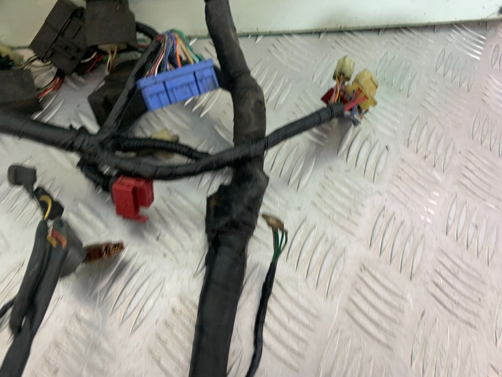 HONDA CBR1100 BLACKBIRD WIRING LOOM  YEAR 1999-2005  (CMB1103)