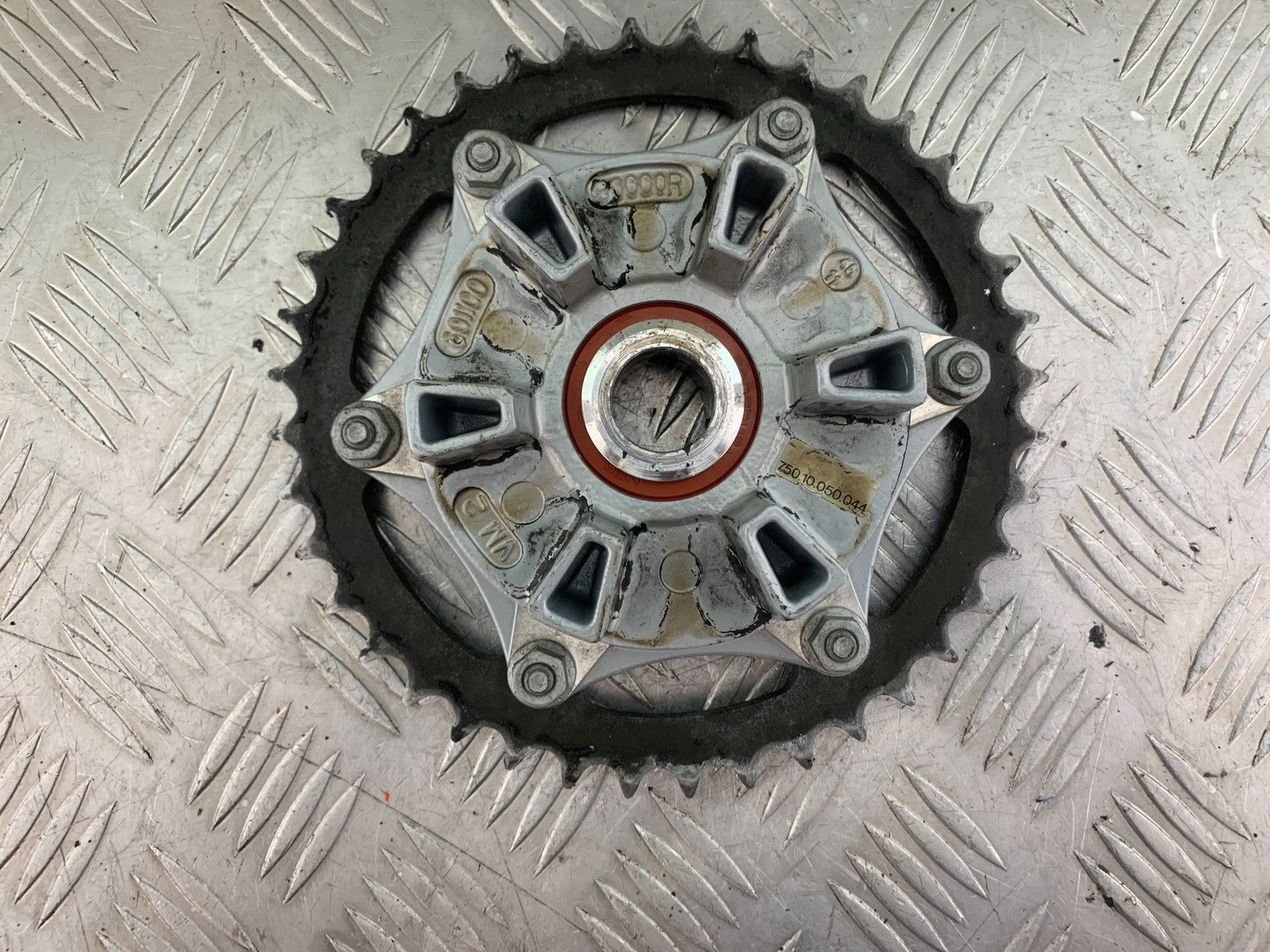 KTM 690 DUKE R LC4 REAR SPROCKET CARRIER YEAR 2012-2015  (CMB1180)