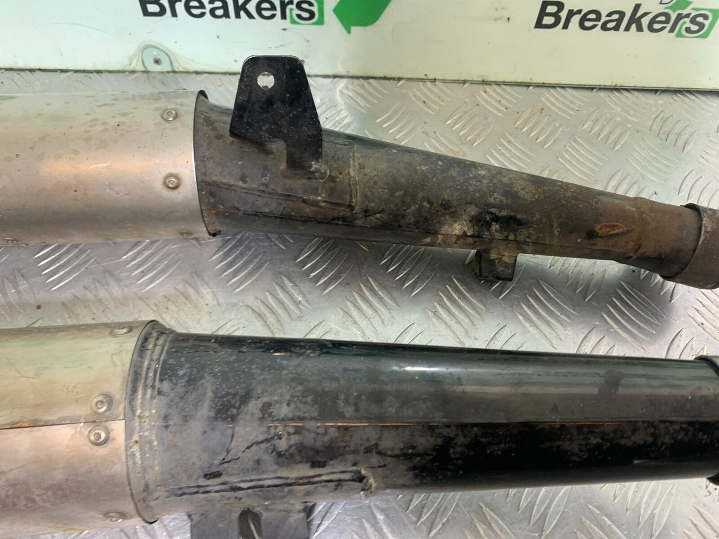 YAMAHA FJ1100 FJ 1100 MOTAD N-ETA SILENCERS YEAR 1984-1985 (CMB1101)