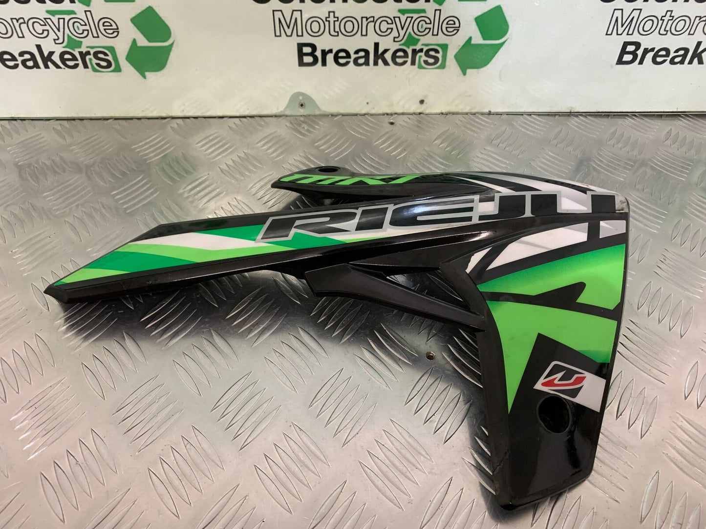 RIEJU 125 MARATHON SM PRO RIGHT TANK PANEL YEAR 2015(STOCK 938)