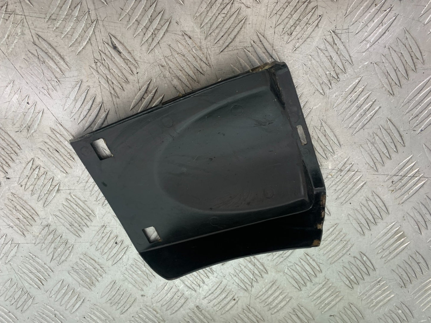 HONDA VT700 VT 700 SHADOW INNER MUDGUARD YEAR 1984-85 (CMB1328)