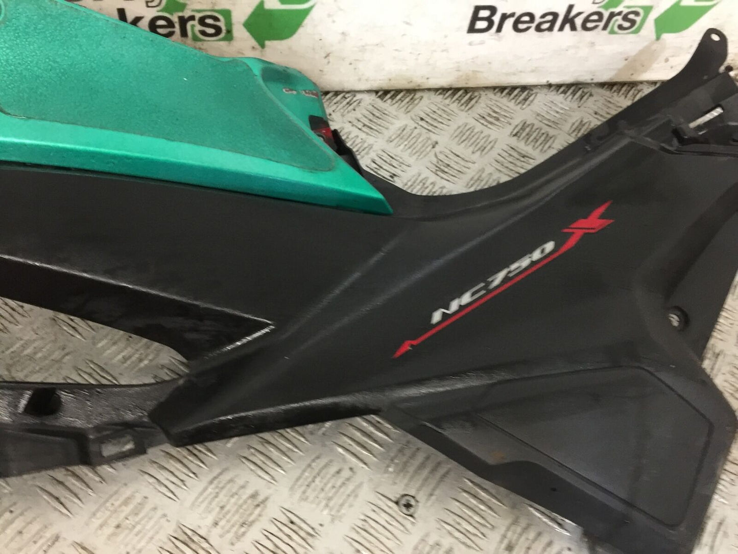 HONDA NC750 NC 750 X LEFT SIDE PANEL  2014-2016 (STOCK 813)