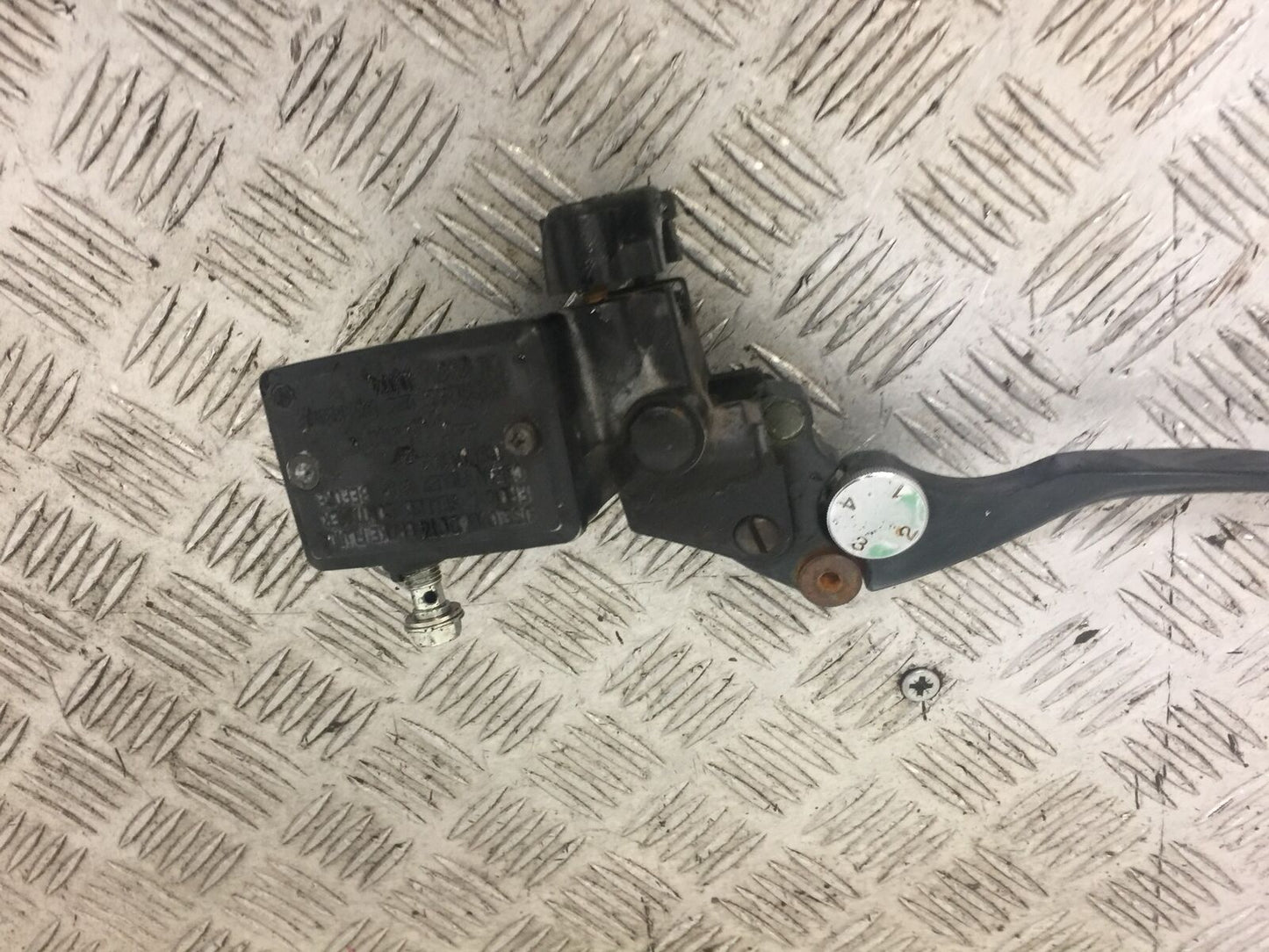 KAWASAKI ZZR1100 D CLUTCH MASTER CYLINDER   YEAR 1999 (STOCK 648)