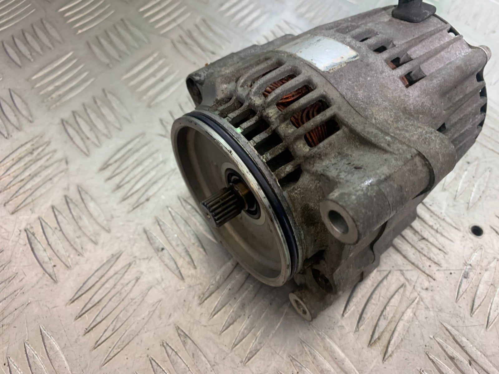 YAMAHA XJR1300 XJR 1300 ALTERNATOR  YEAR  1999-2003 (CMB1119)