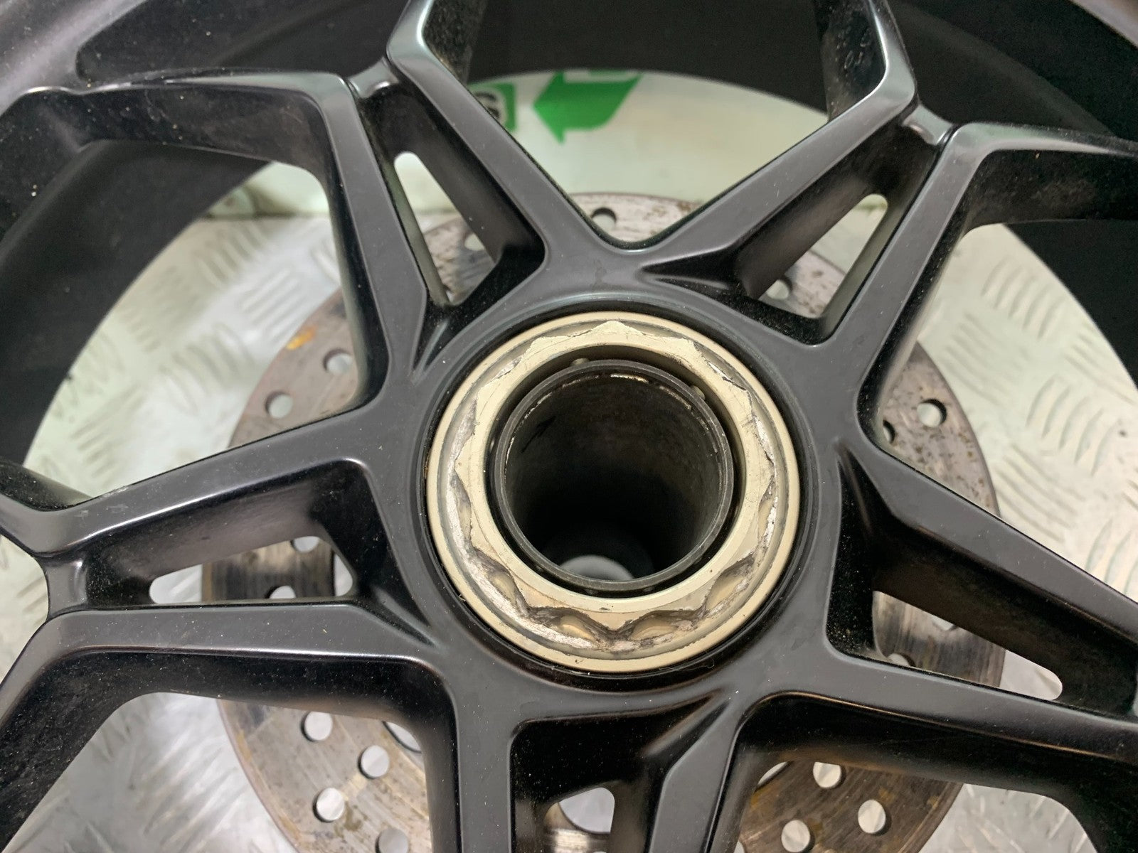 MV AGUSTA 675 F3 REAR WHEEL DISC SPINDLE   YEAR 2012-2016 (CMB1302)
