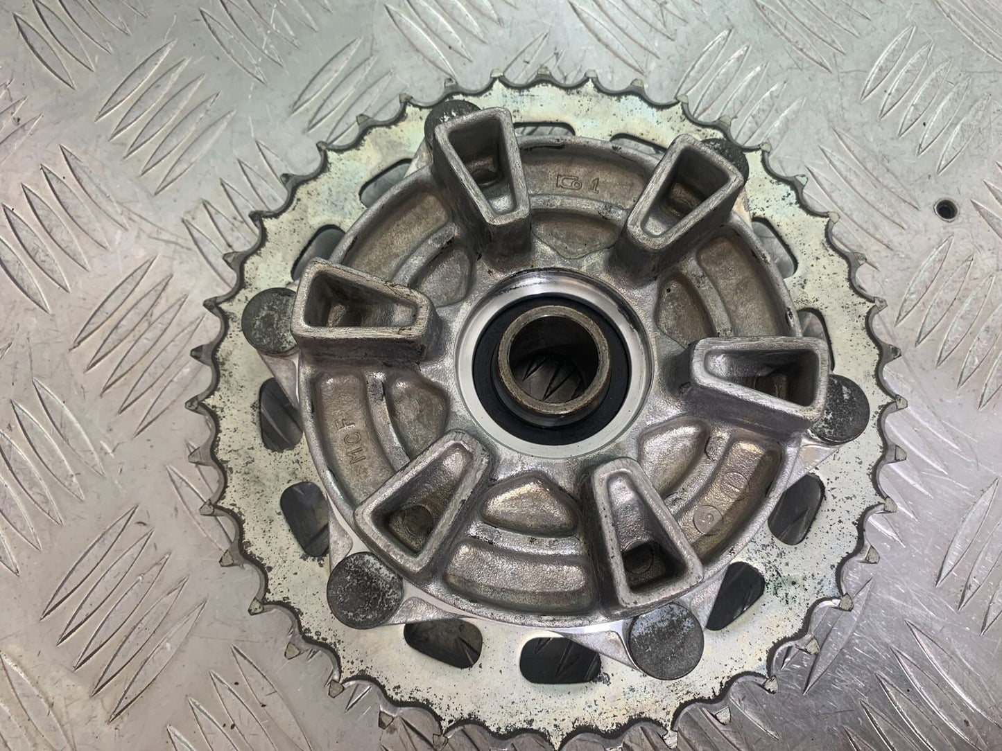 HONDA CBR 929 RRY FIREBLADE REAR SPROCKET CARRIER  YEAR 2000-01 (CMB1026)