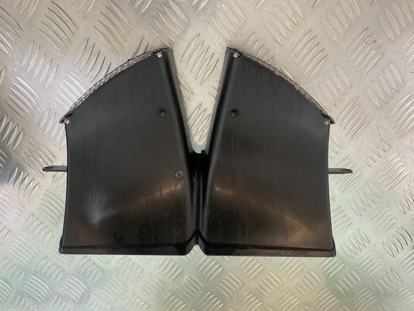 HONDA CBR1100 BLACKBIRD AIR VENT YEAR 1996-1998 (CMB1017)