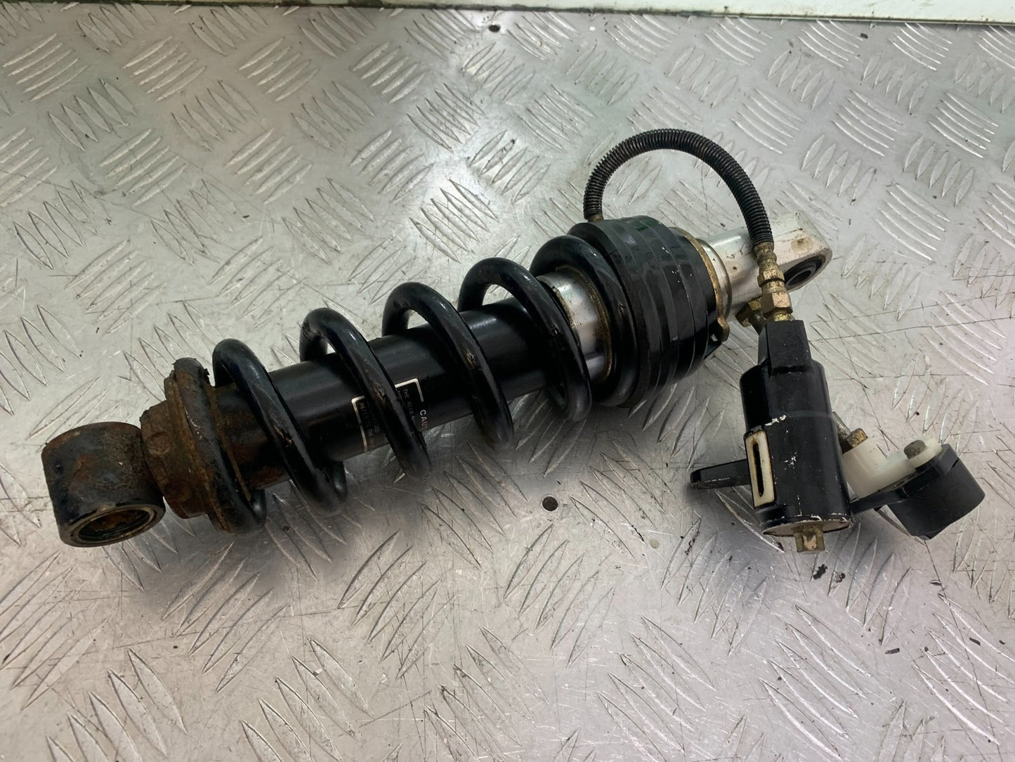 TRIUMPH TROPHY 900 REAR SHOCK YEAR 1991-95 (CMB1251)