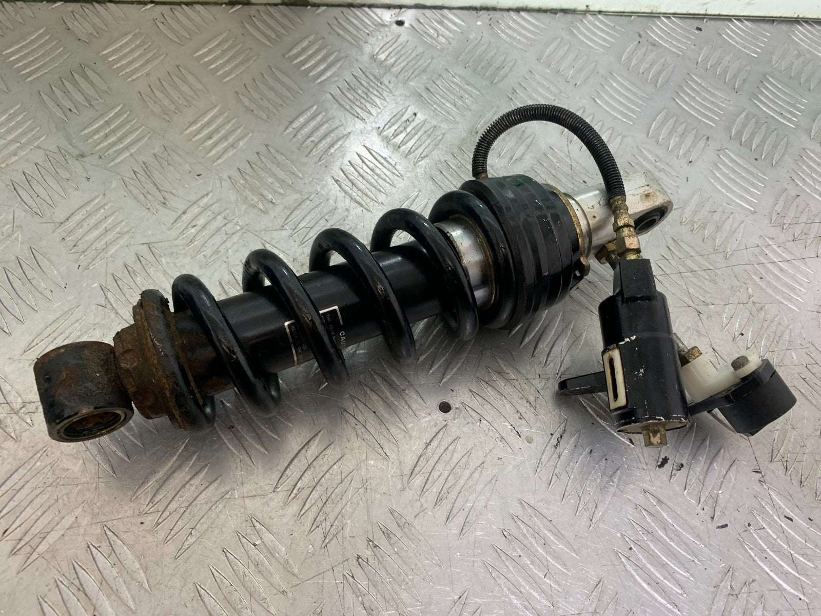TRIUMPH TROPHY 900 REAR SHOCK YEAR 1991-95 (CMB1251)