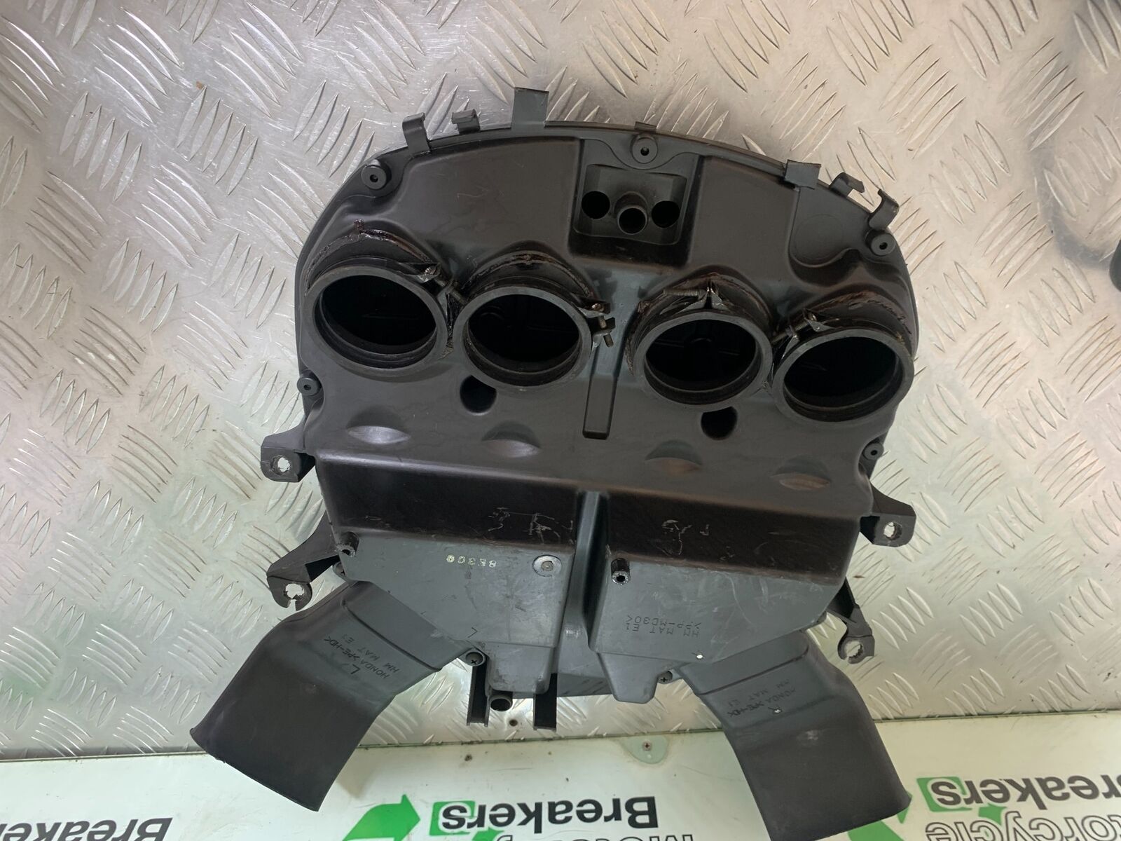 HONDA CBR1100 BLACKBIRD AIRBOX  YEAR 1996-1998 (CMB1017)