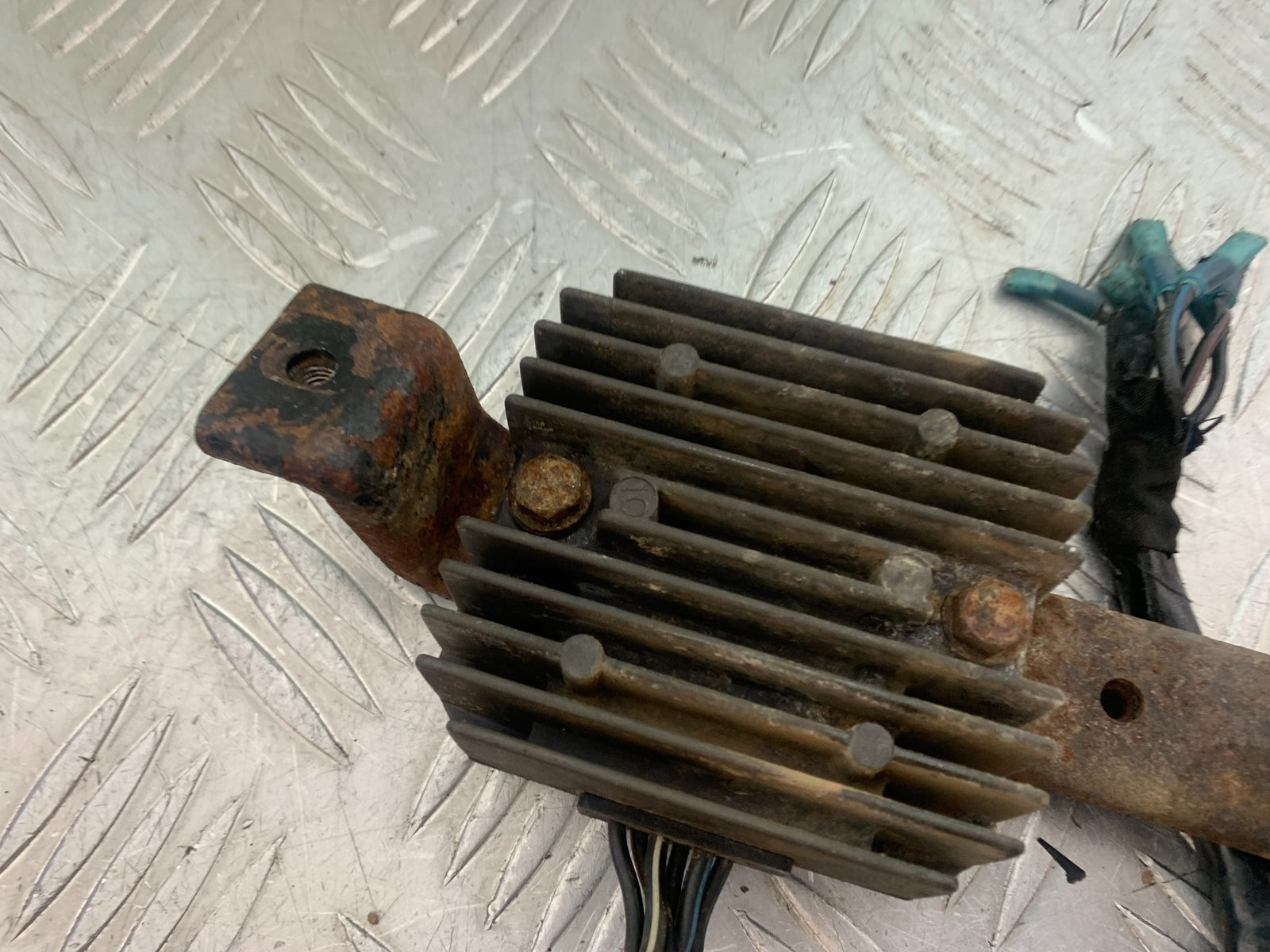 KAWASAKI VN1500 CLASSIC REGULATOR  YEAR 1999 -2006 (CMB1166)