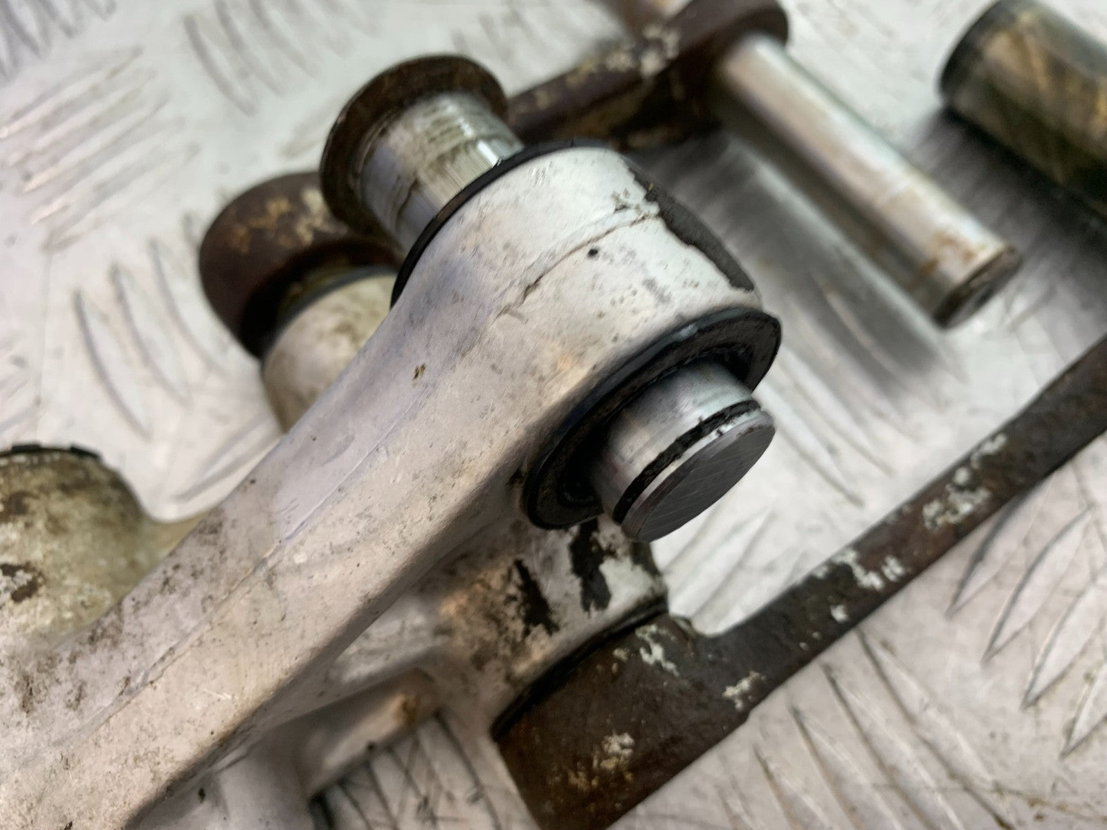 KAWASAKI KLR250 KLR 250 REAR SHOCK LINKAGE  YEAR 1984-2001 (CMB1225)