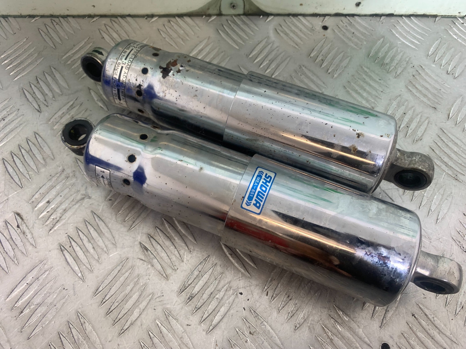 HONDA VTX1300 S-6 REAR SHOCK  YEAR 2004-09 (CMB1159)