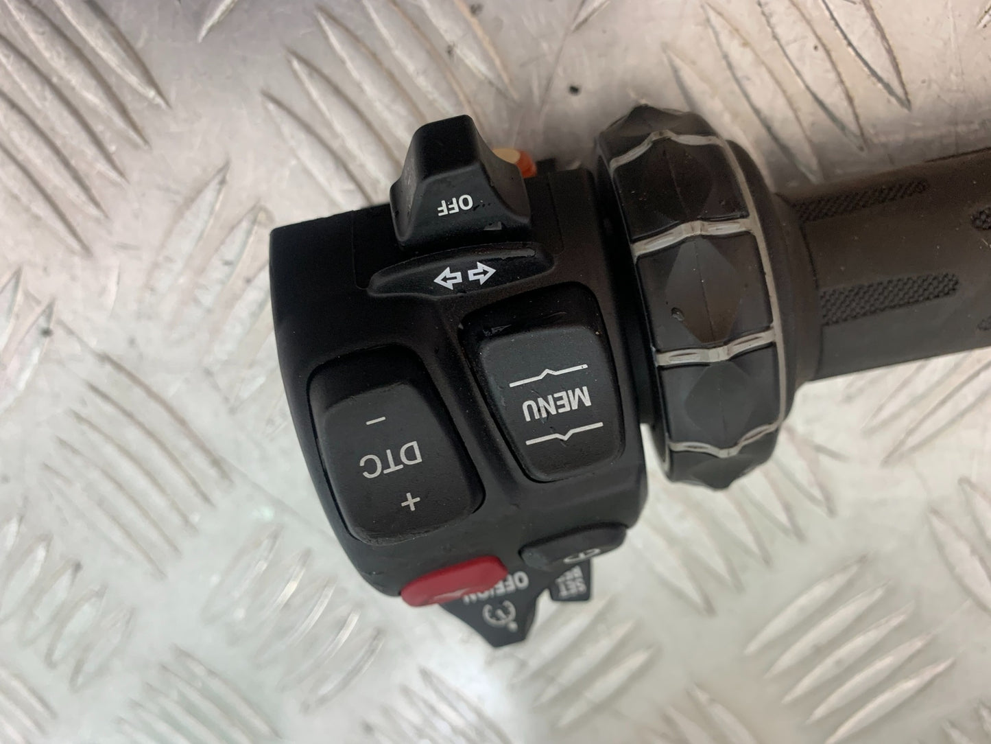 BMW M1000 R LEFT SWITCH GEAR  YEAR 2023-2024 (CMB1140)
