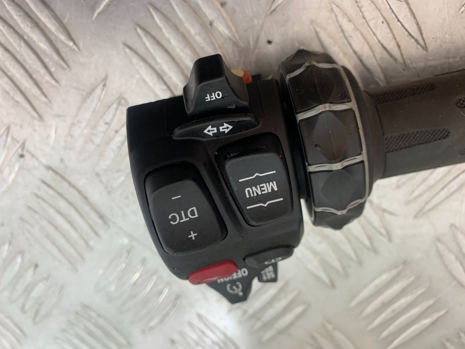 BMW M1000 R LEFT SWITCH GEAR  YEAR 2023-2024 (CMB1140)