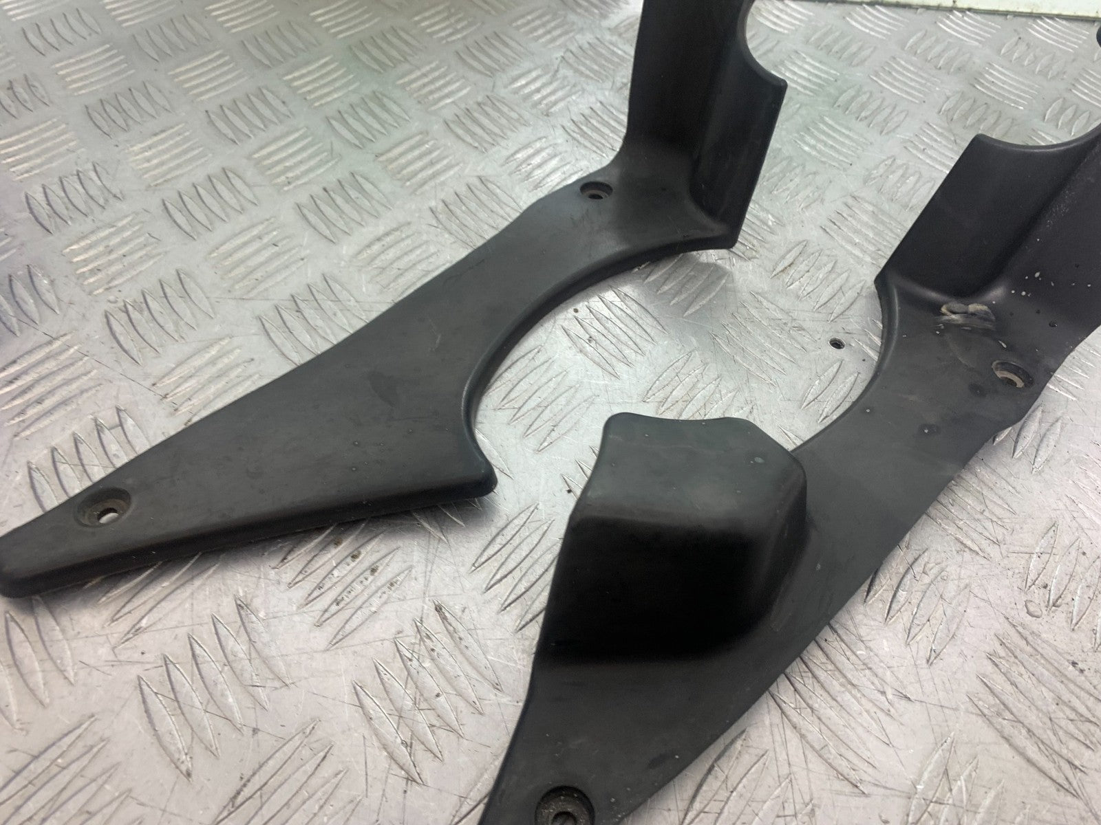 KAWASAKI GPZ600 GPZ 600 LEFT & RIGHT TOP FAIRING INFILLS  YEAR 1988-90 (CMB1258)