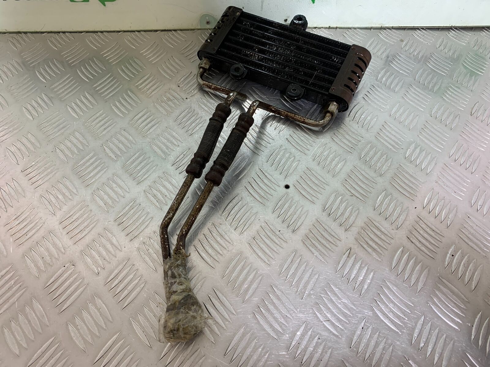 KAWASAKI ZR 750 ZEPHYR OIL COOLER AND LINES  YEAR 1991-95 (CMB1008)