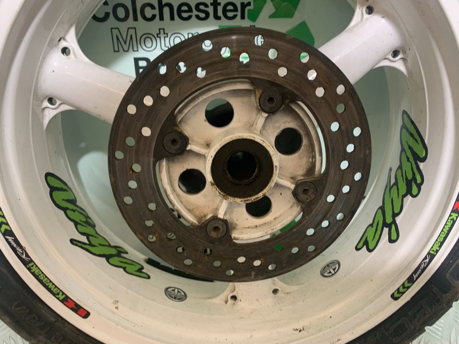 KAWASAKI ZX6R ZX636 REAR WHEEL   YEAR 2002  (CMB1100)