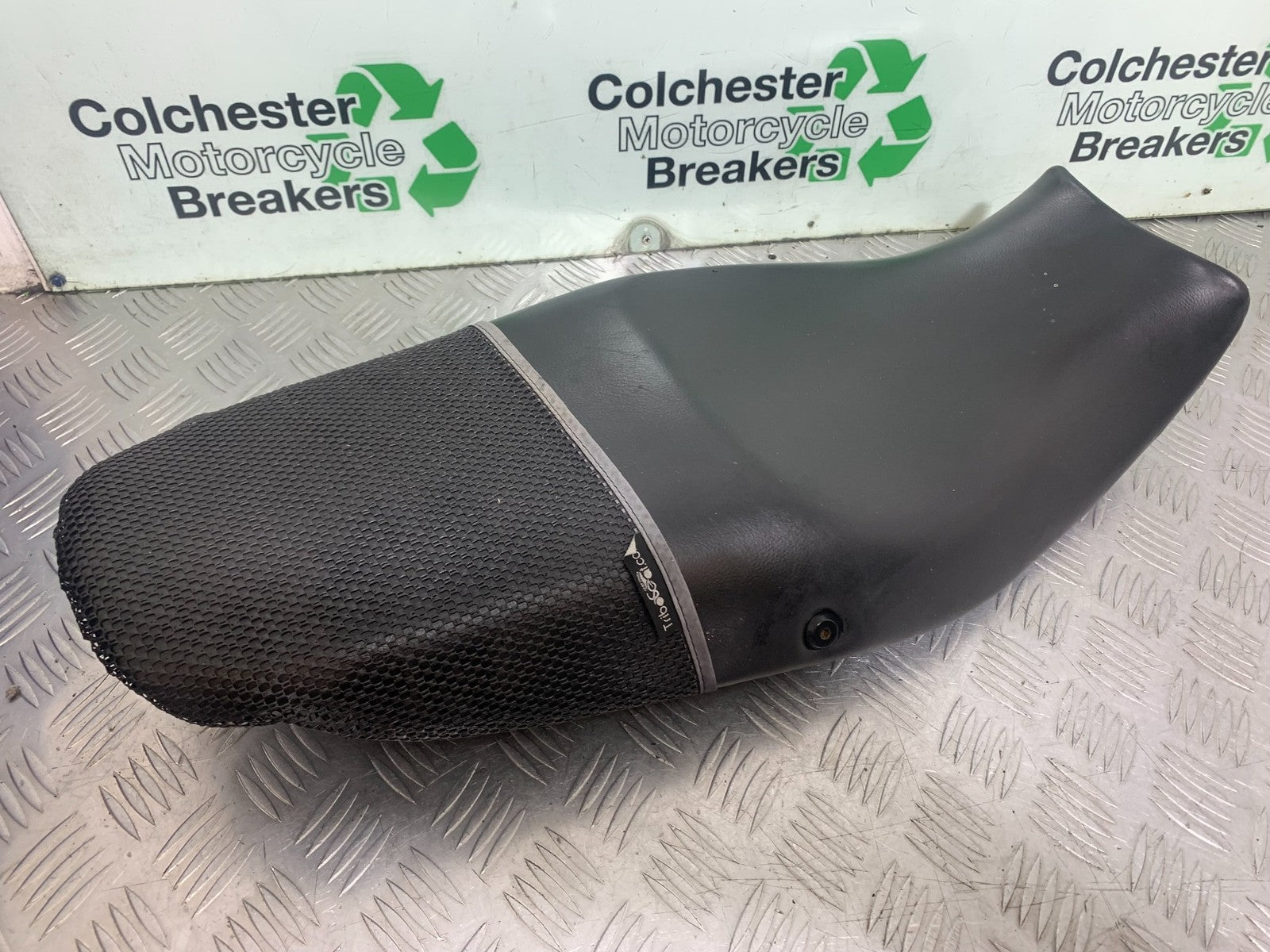 TRIUMPH 955i SPRINT ST SEAT  1999-2004 (CMB1176)