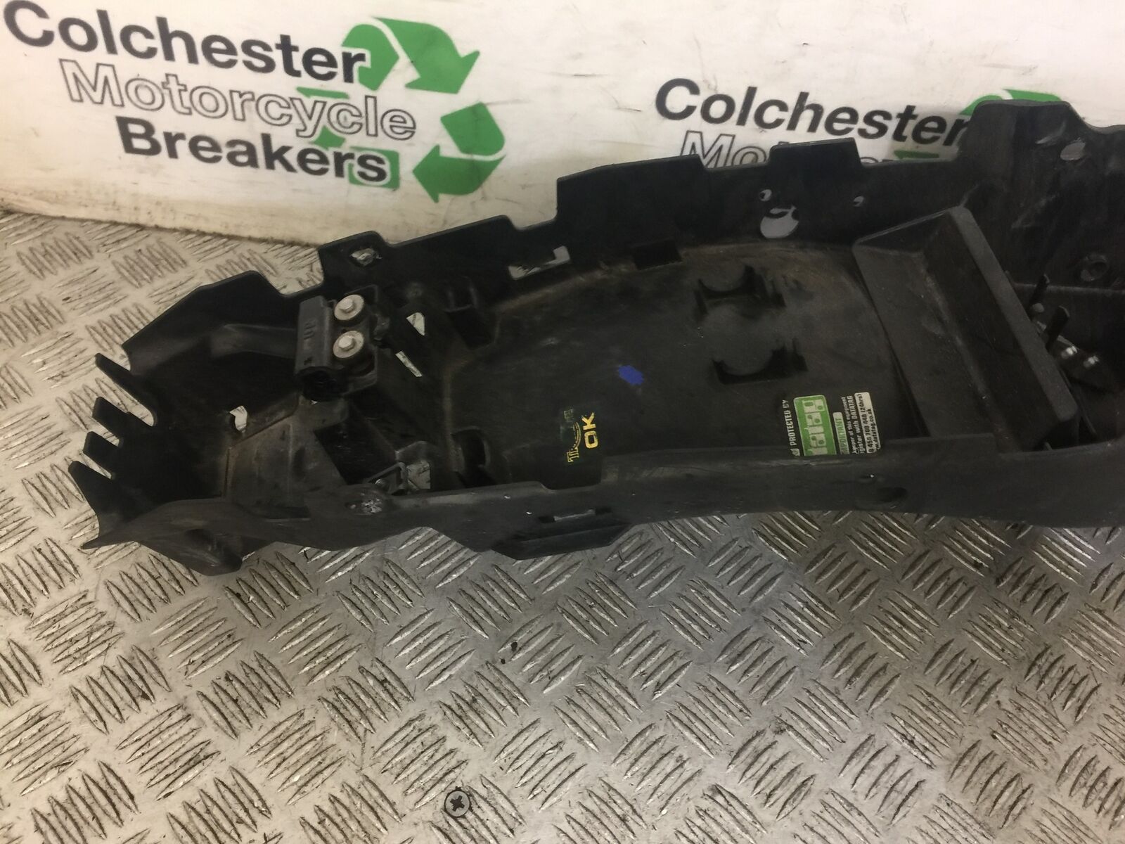 TRIUMPH TIGER 800 UNDERTRAY  YEAR 2013 (STOCK 643)