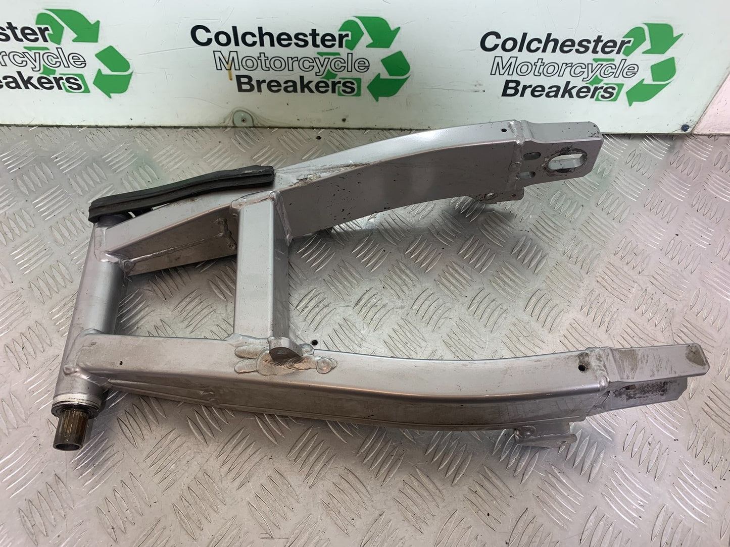 YAMAHA XJR1300 XJR 1300 SWINGARM   YEAR 1999-2003 (CMB1119)