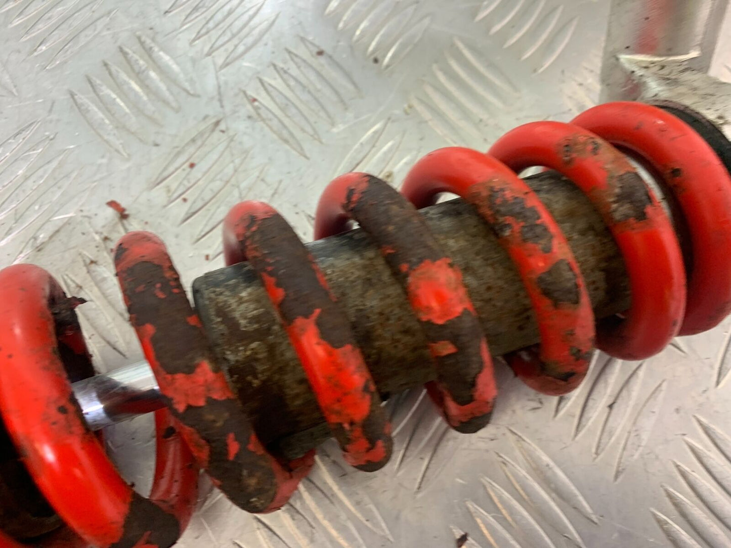 TRIUMPH 955i SPRINT ST REAR SHOCK  YEAR 1999-2004 (CMB1124)