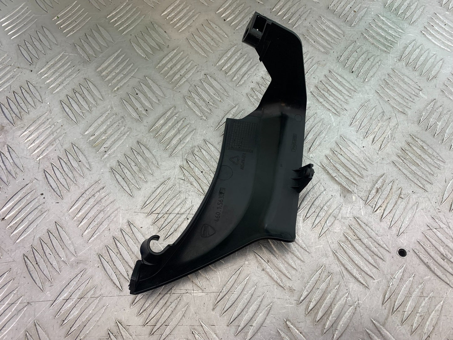 DUCATI 1299 PANIGALE RIGHT INFILL COVER    YEAR 2016 (CMB 1187)