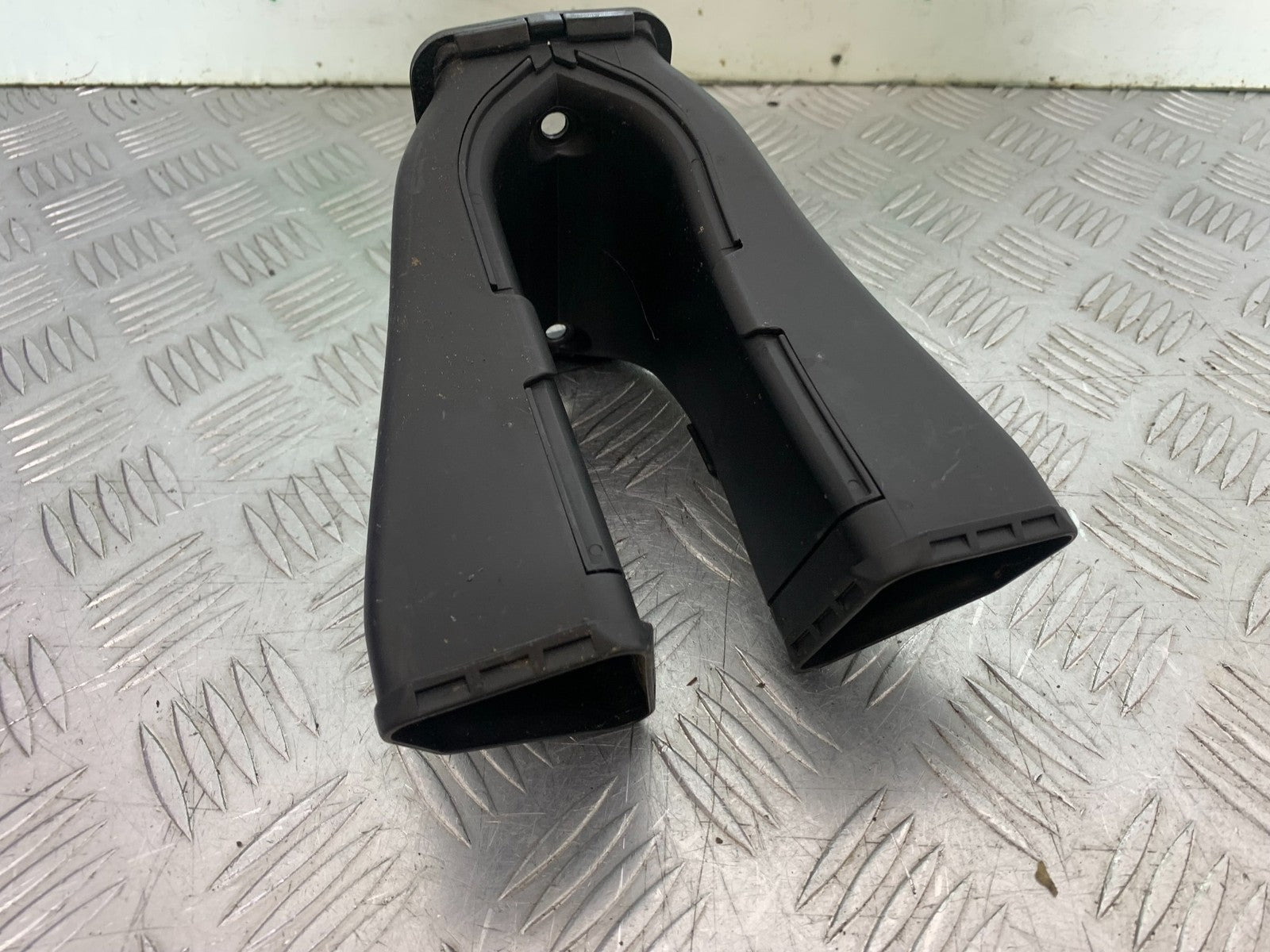 KTM 1290 SUPER DUKE R AIR TUBE  YEAR 2020-2024 (CMB1272)