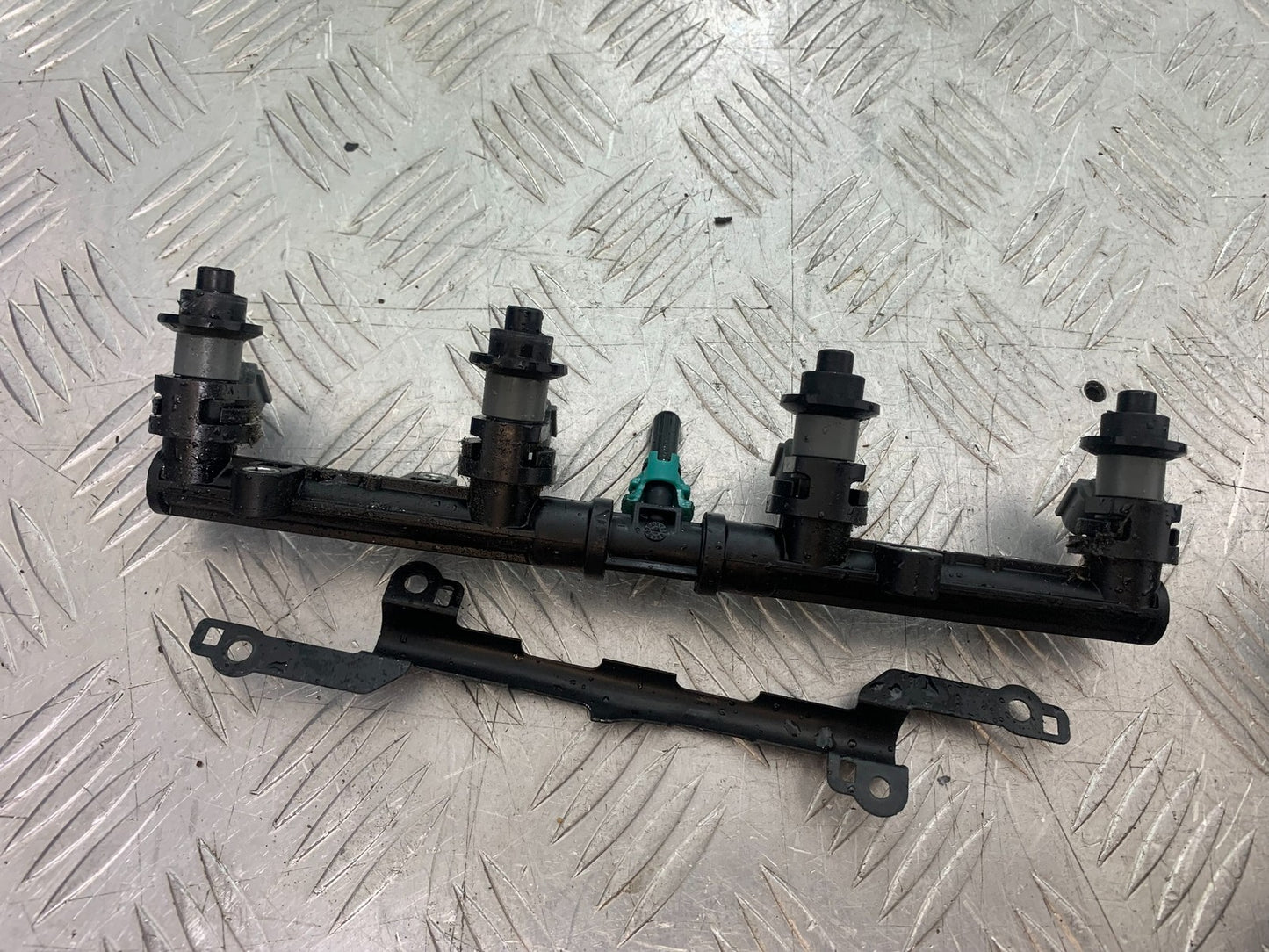 HONDA CBR1000 rr FIREBLADE INJECTORS   2012-2016 (CMB1280)