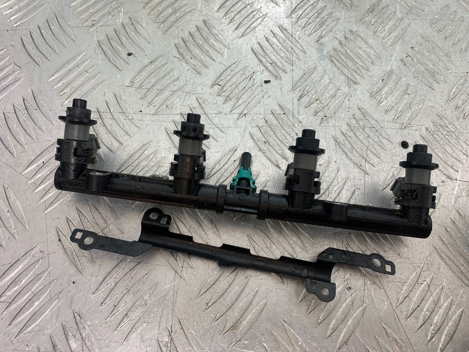 HONDA CBR1000 rr FIREBLADE INJECTORS   2012-2016 (CMB1280)