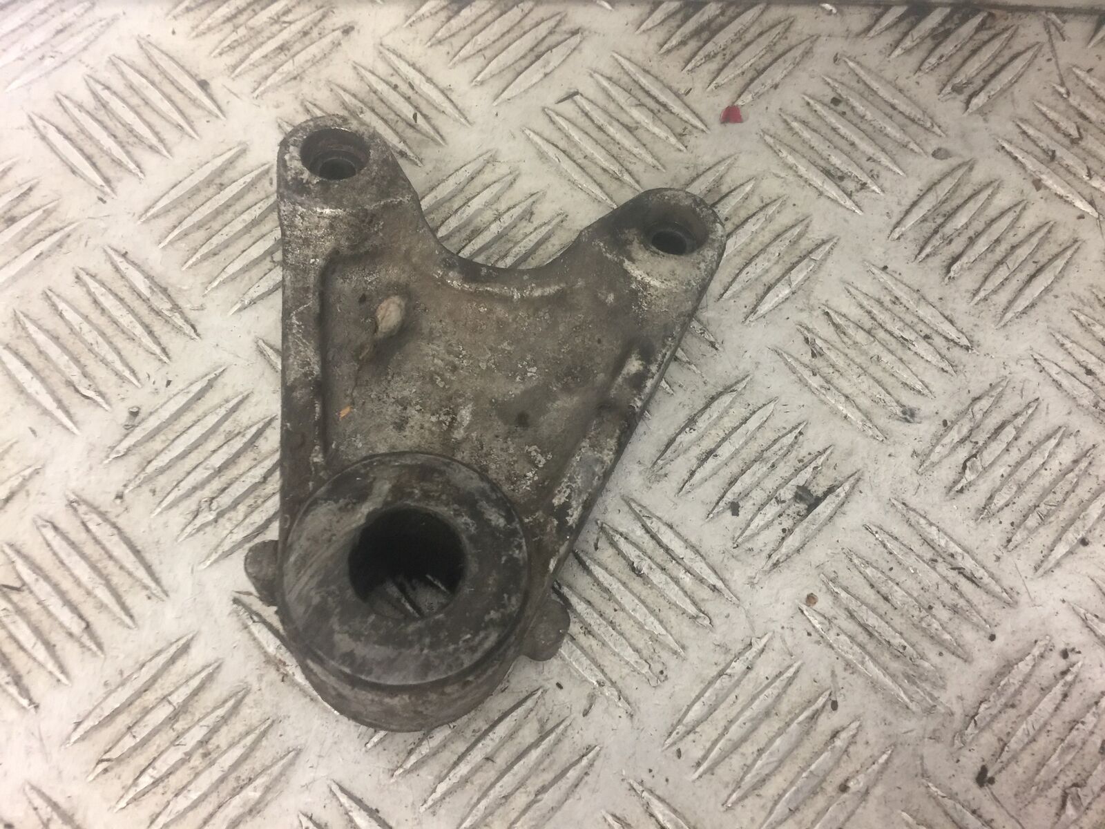 KAWASAKI ZZR1100 ZZR 1100 D REAR CALIPER BRACKET  YEAR 1994 1999 (STOCK 400)