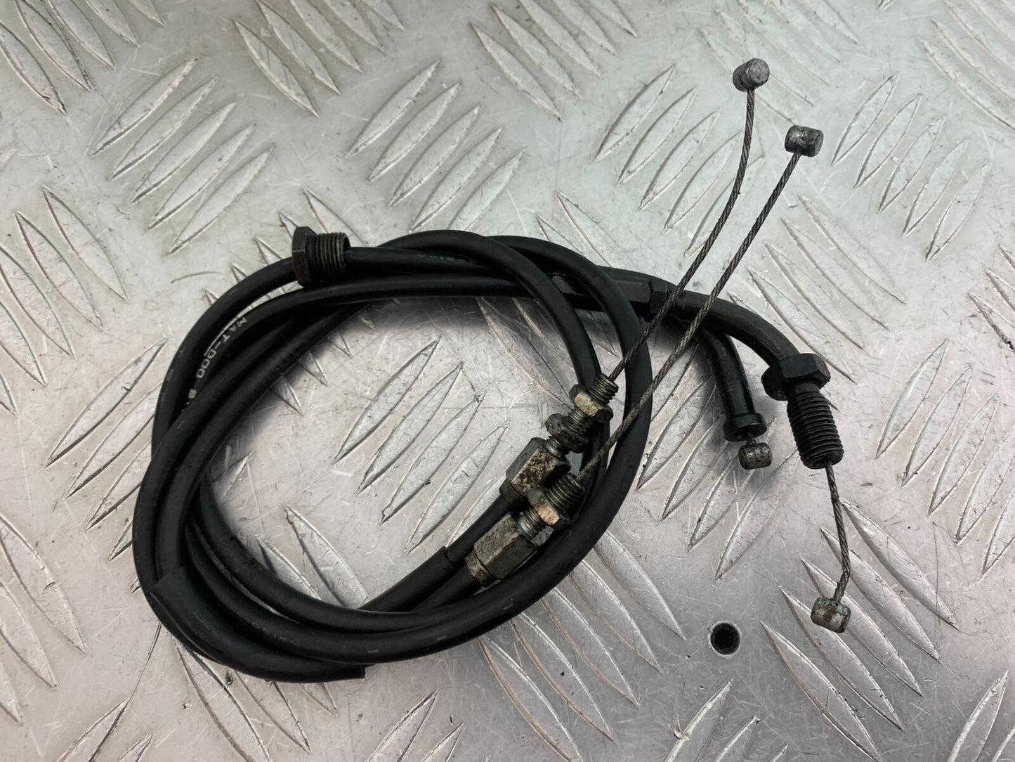 HONDA CBR1100 BLACKBIRD THROTTLE CABLES  YEAR 1999-2005 (CMB1103)