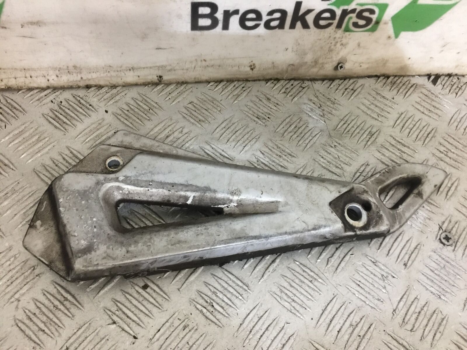 SUZUKI EN125 EN 125 LEFT HANGER  YEAR 2006-09   (STOCK 826)