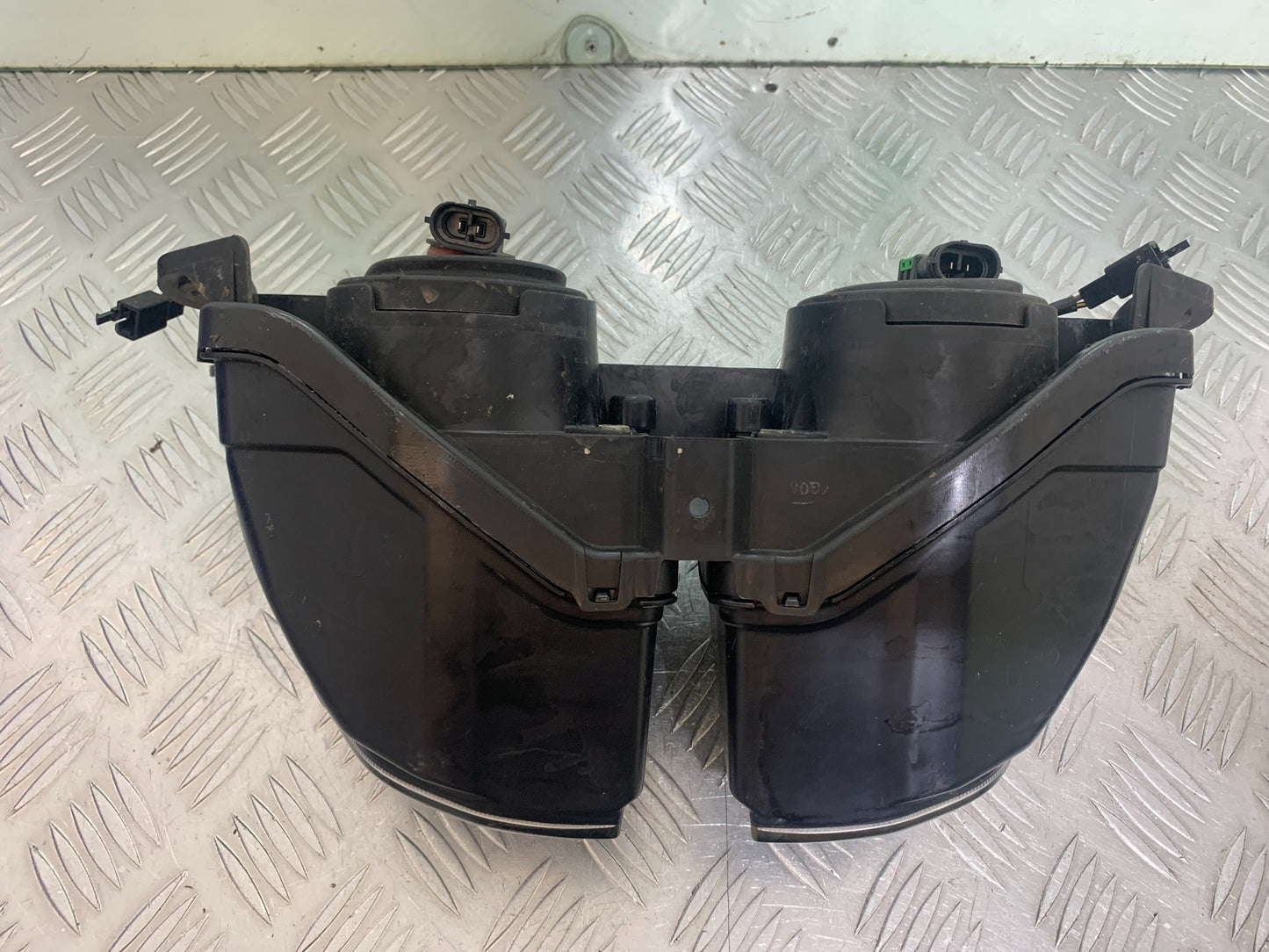 KAWASAKI ZX6R HEADLIGHT  YEAR 2009-2012 (CMB1136)
