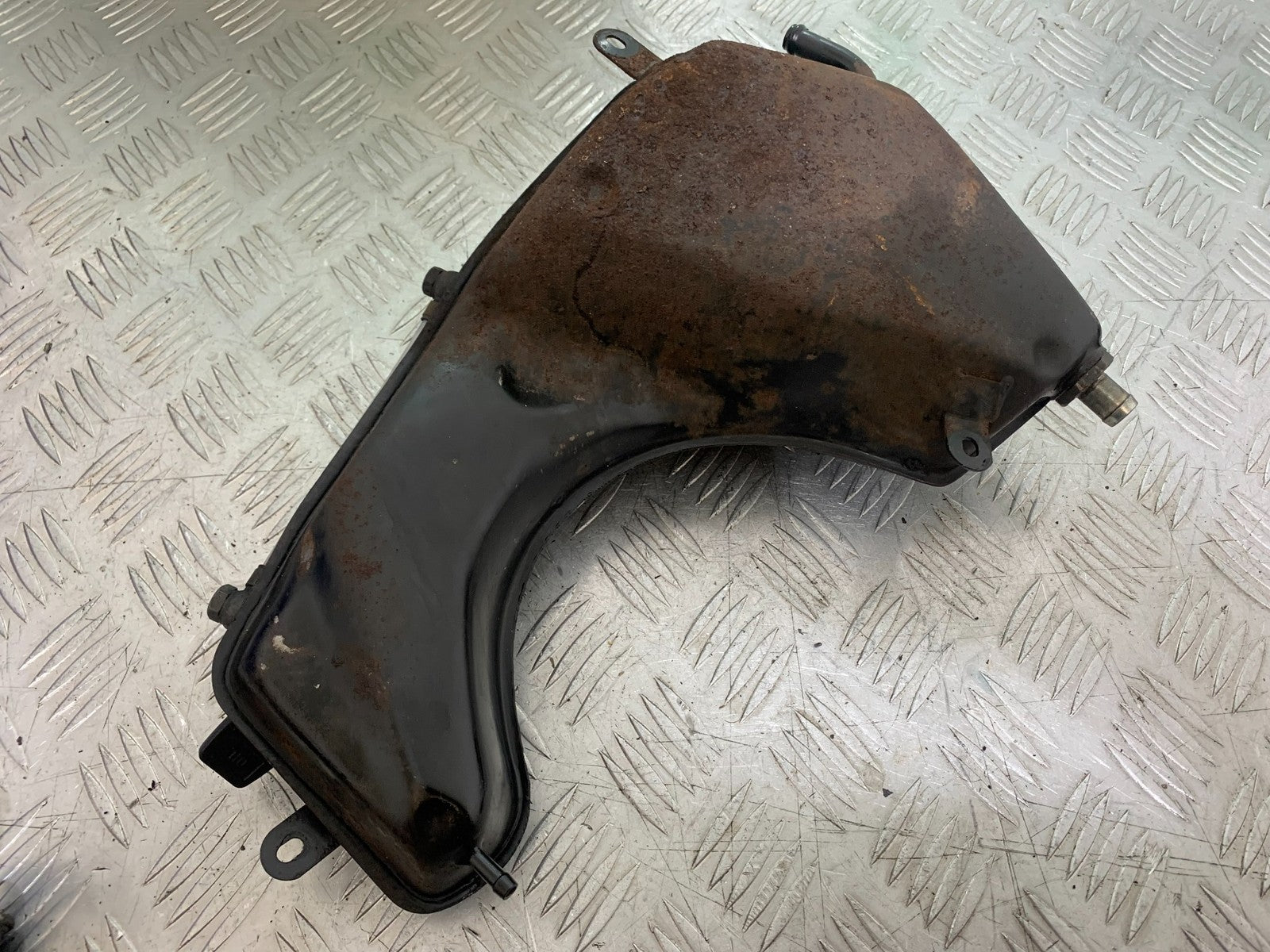 APRILIA RSV1000 RSV 1000 MILLE OIL TANK  1998- 2003 (CMB1184)